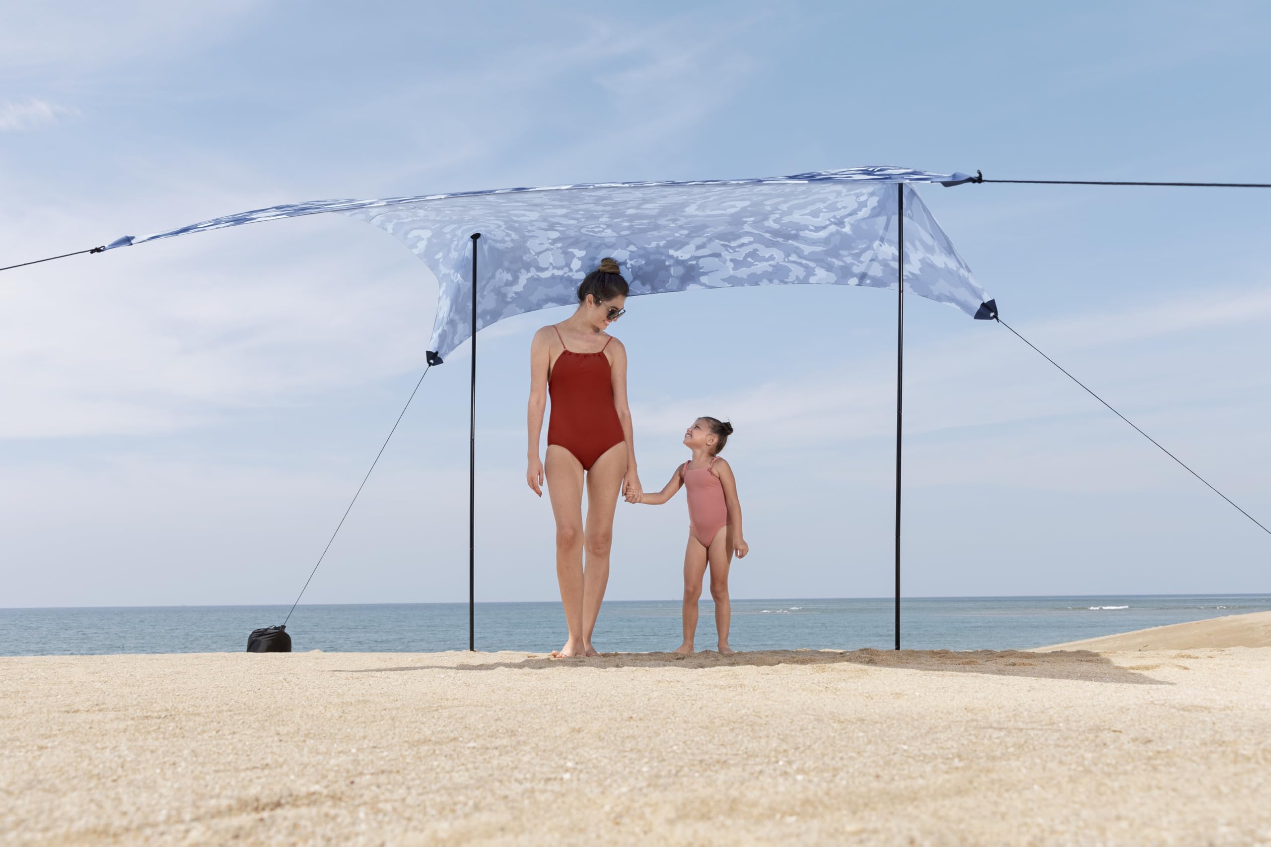 Bestway Sonnensegel 210 x 210 x 198 cm, UPF 80 Sonnenschutz, 4 Personen, Elastisches Polyester/Elasthan-Gewebe, Stahlstangen, Inkl. Spannseile, Heringe, Sandtaschen, Tragetasche