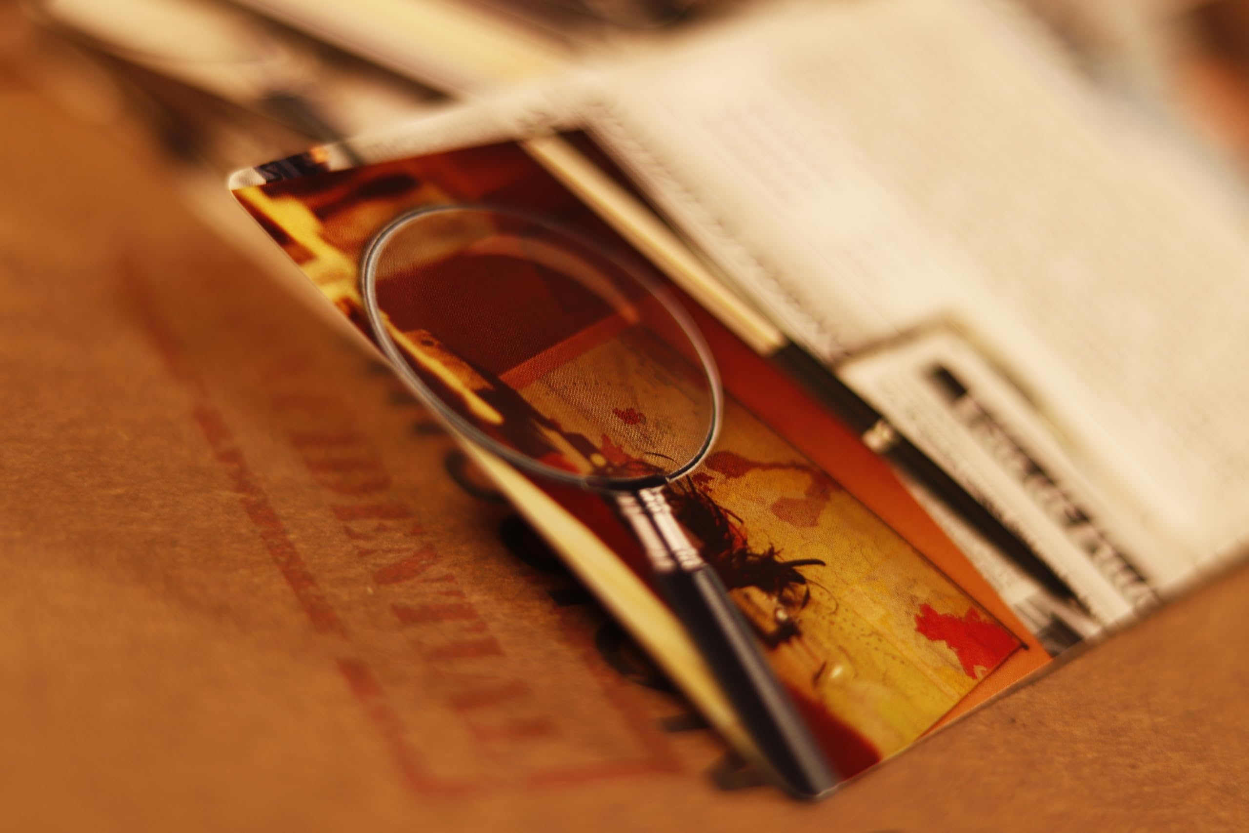 IELLO Detective Vienna Connection – Version Française – Jeu Coopératif d’Espionnage et d’Enquête – Guerre Froide, Missions et Agents Infiltrés | 1 à 5 Joueurs | 120 à 180 Minutes | Dès 16 Ans