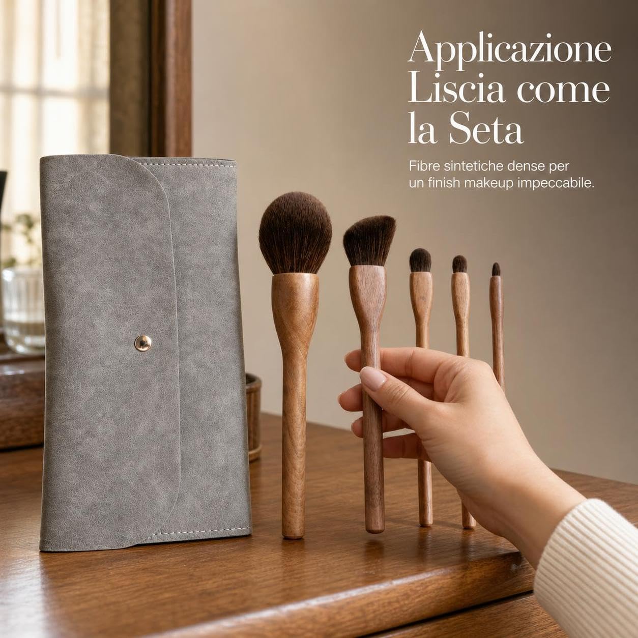 Kit Pennelli da Trucco Professionali con Manico in Legno e Fibra Sintetica per e Trucco, per bellezza - per uso quotidiano, Set di 5 pennelli quotidiani con borsa a busta grigia