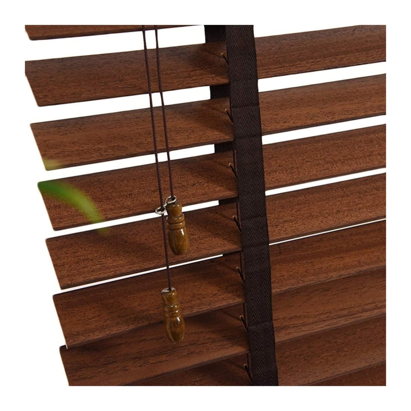 Persianas venecianas de madera para evitar reflejos solares y miradas en el hogar