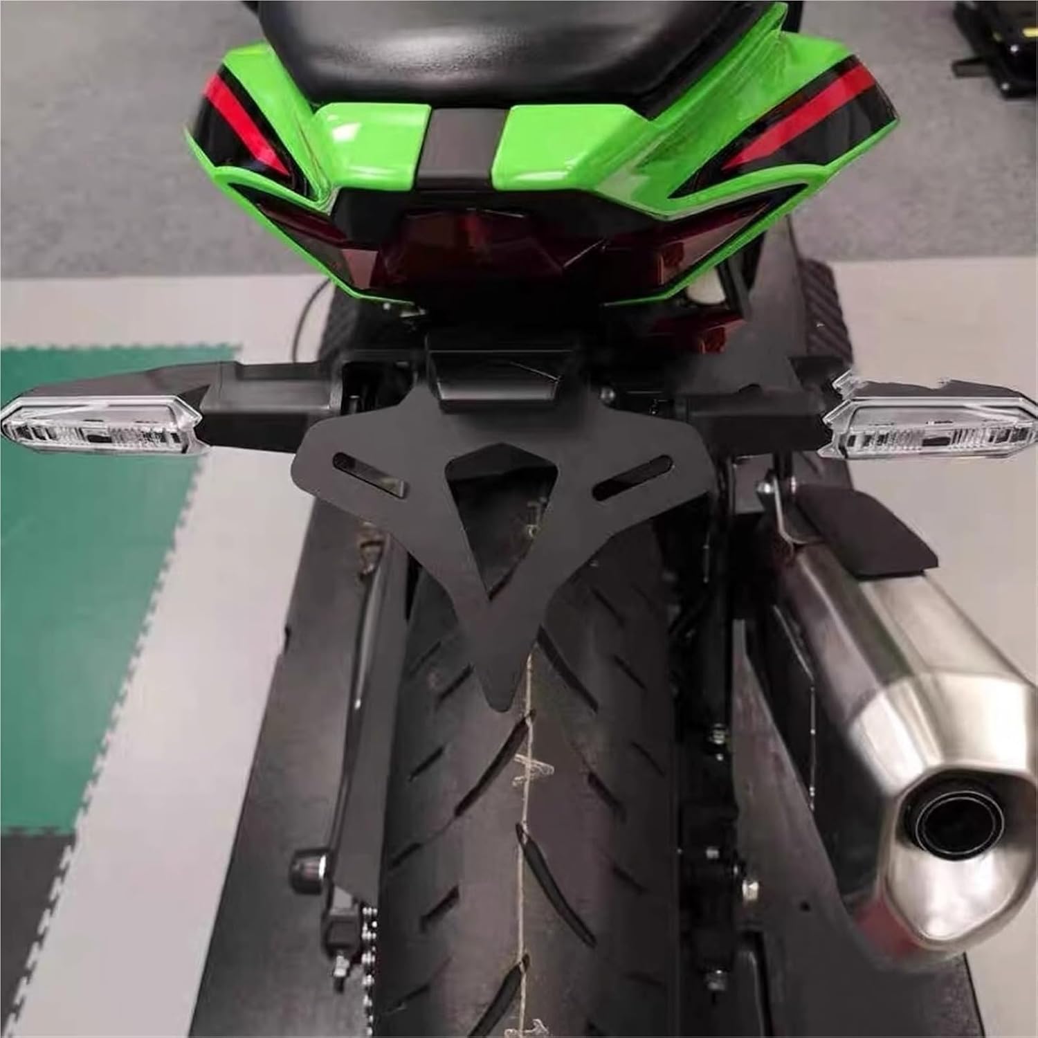 バイクのナンバープレートホルダー オートバイナンバープレート
