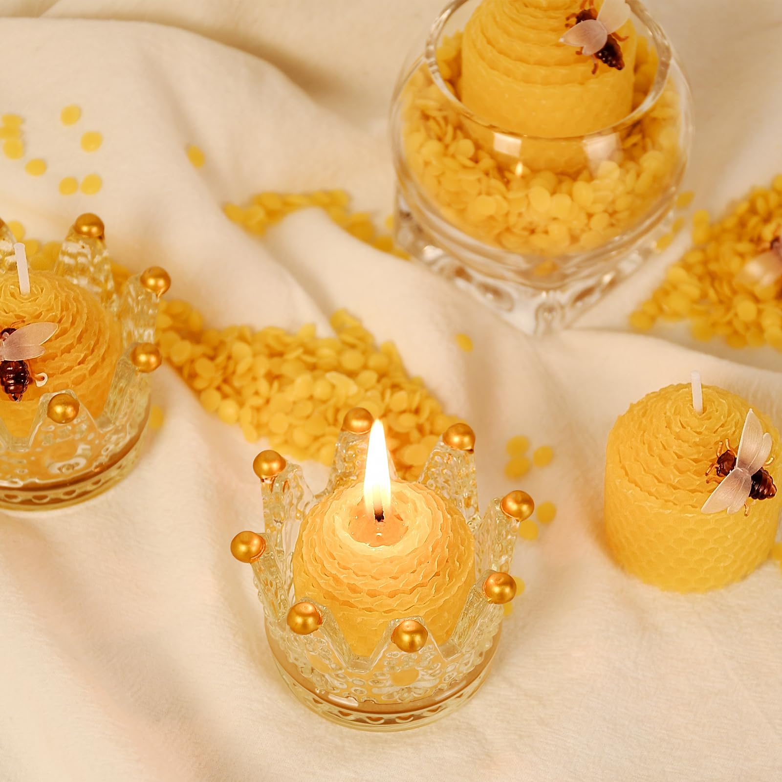DEYBBY Juego de 6 velas de cera de abeja natural, velas votivas de abeja pequeñas con decoraciones de abejas pequeñas como regalo (amarillo)