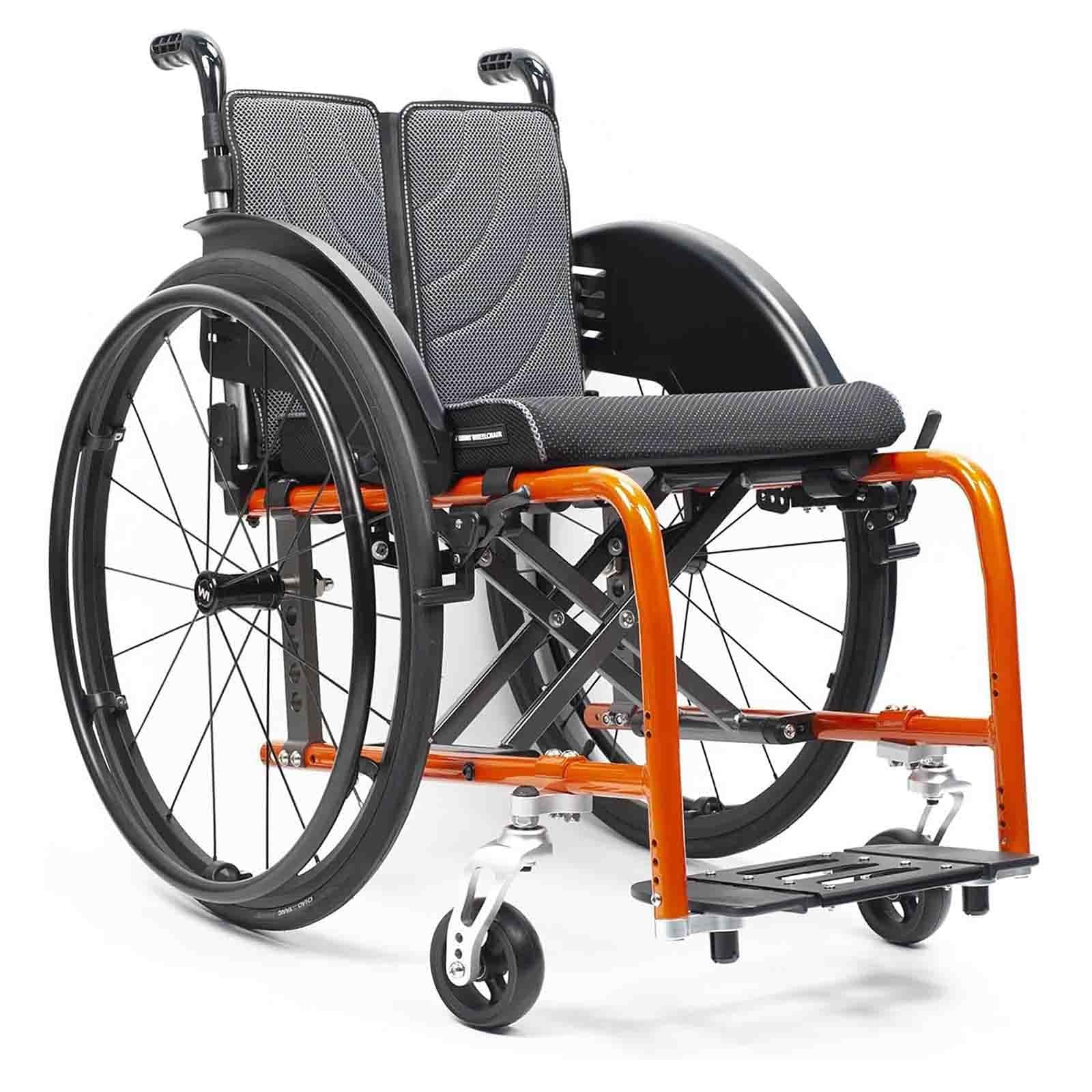Sedia a rotelle sportiva, in lega di alluminio viola, larghezza seduta 42 cm, pieghevole, freni a forbice, propulsione manuale(Orange,40cm/15.7in)
