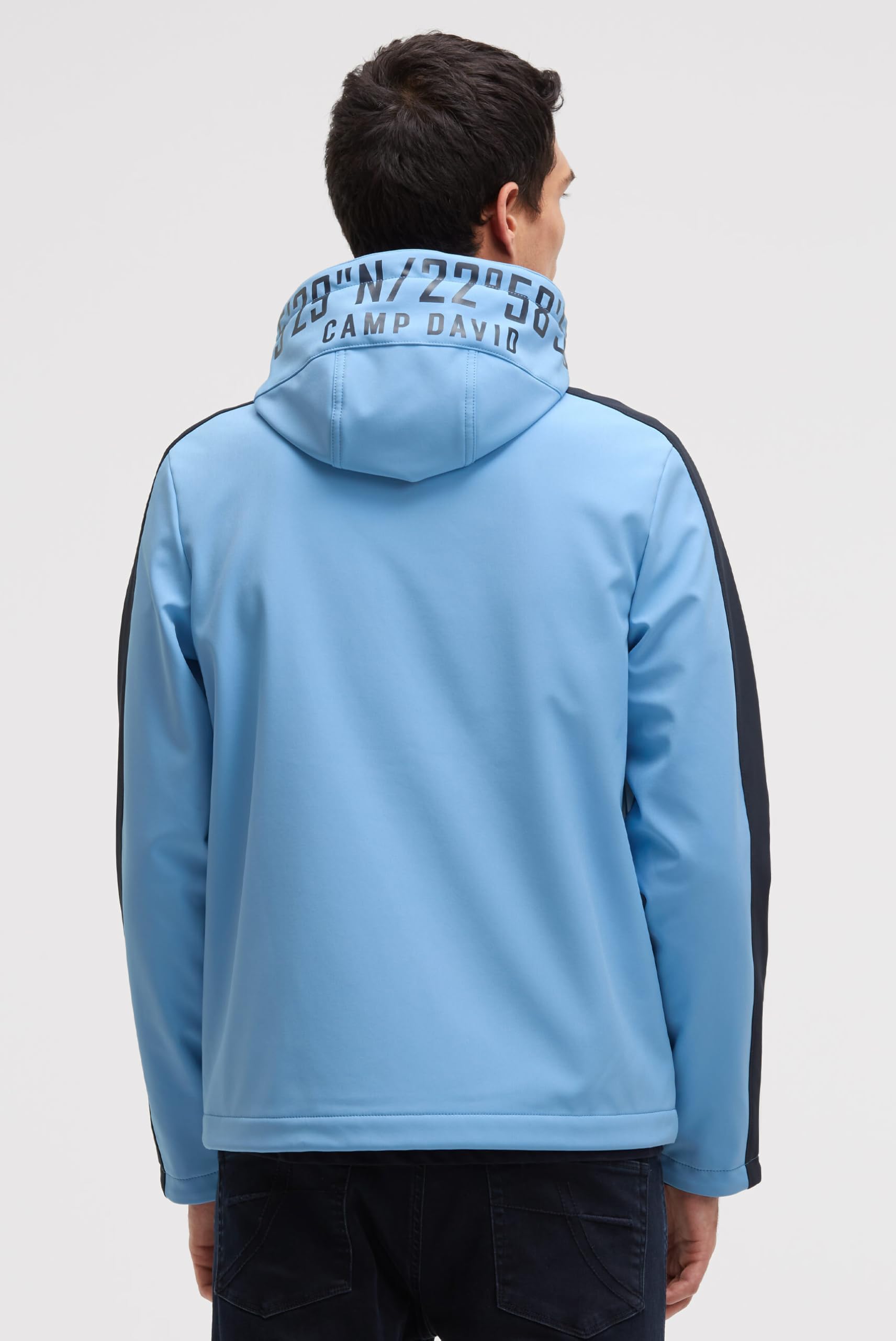 Camp David Herren Softshelljacke mit abtrennbarer Logo-Kapuze
