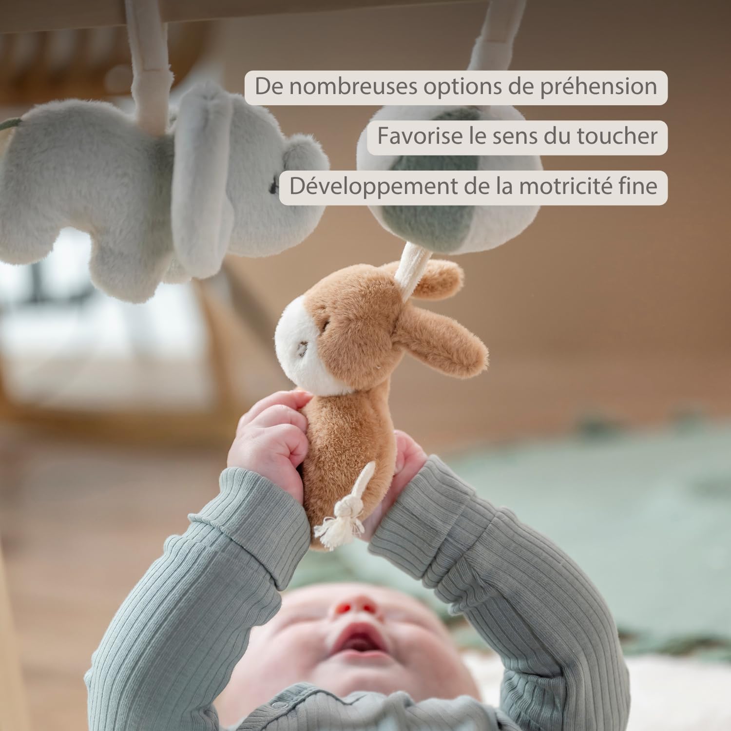 Nattou LouLou Montessori Zabawka Bow Baby - Łuk do aktywności z drewna - Rozwój sensoryczny i motoryczny u niemowląt - 60 x 50 x 47 cm - Miękkie kolory - Zielony - Beżowy - Ecru