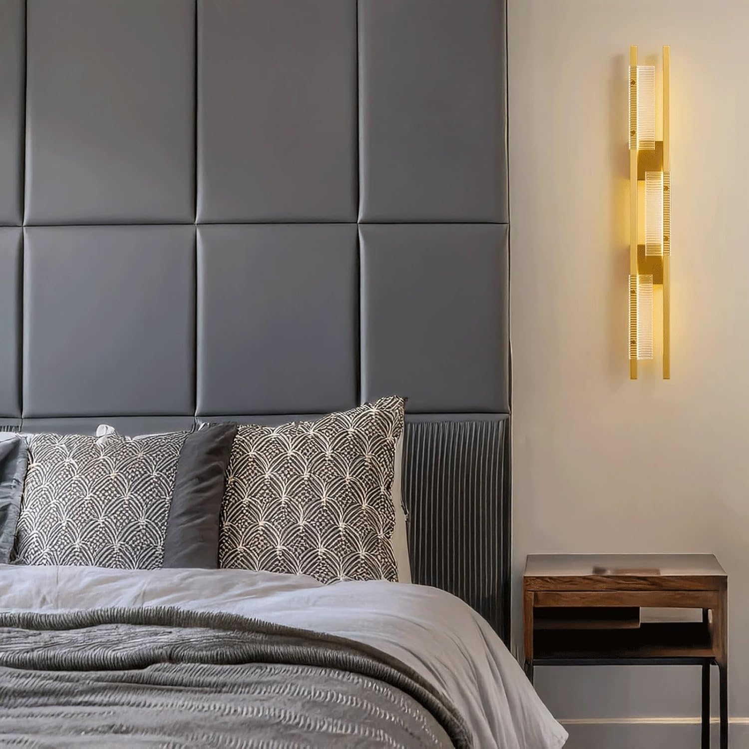 Modern Luxury Wall Sconce Golden Brass Linear Design with Textured Glass Light Strips Up Down for Living Room Bedroom Hallway Stairway Entryway Hotel Restaurant Decorative Art Ambiance