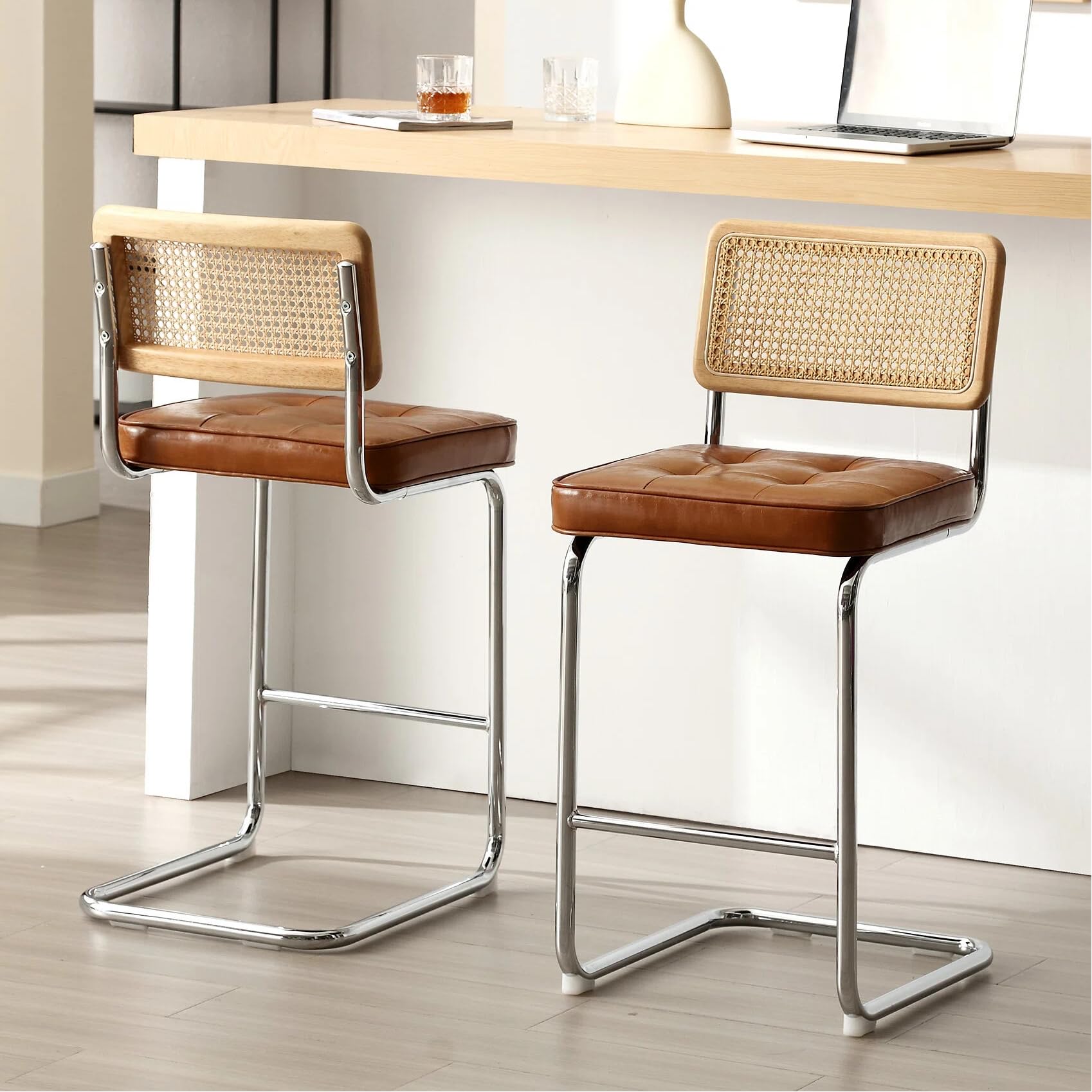 Zesthouse Natural Rattan Bar Stools Set of 2, Modern Counter Height Stools with Solid Wood Back, 26'' Counter Height Chairs, Mid Century Cantilevered Bar Chairs for Kitchen Island, Faux Leather Brown