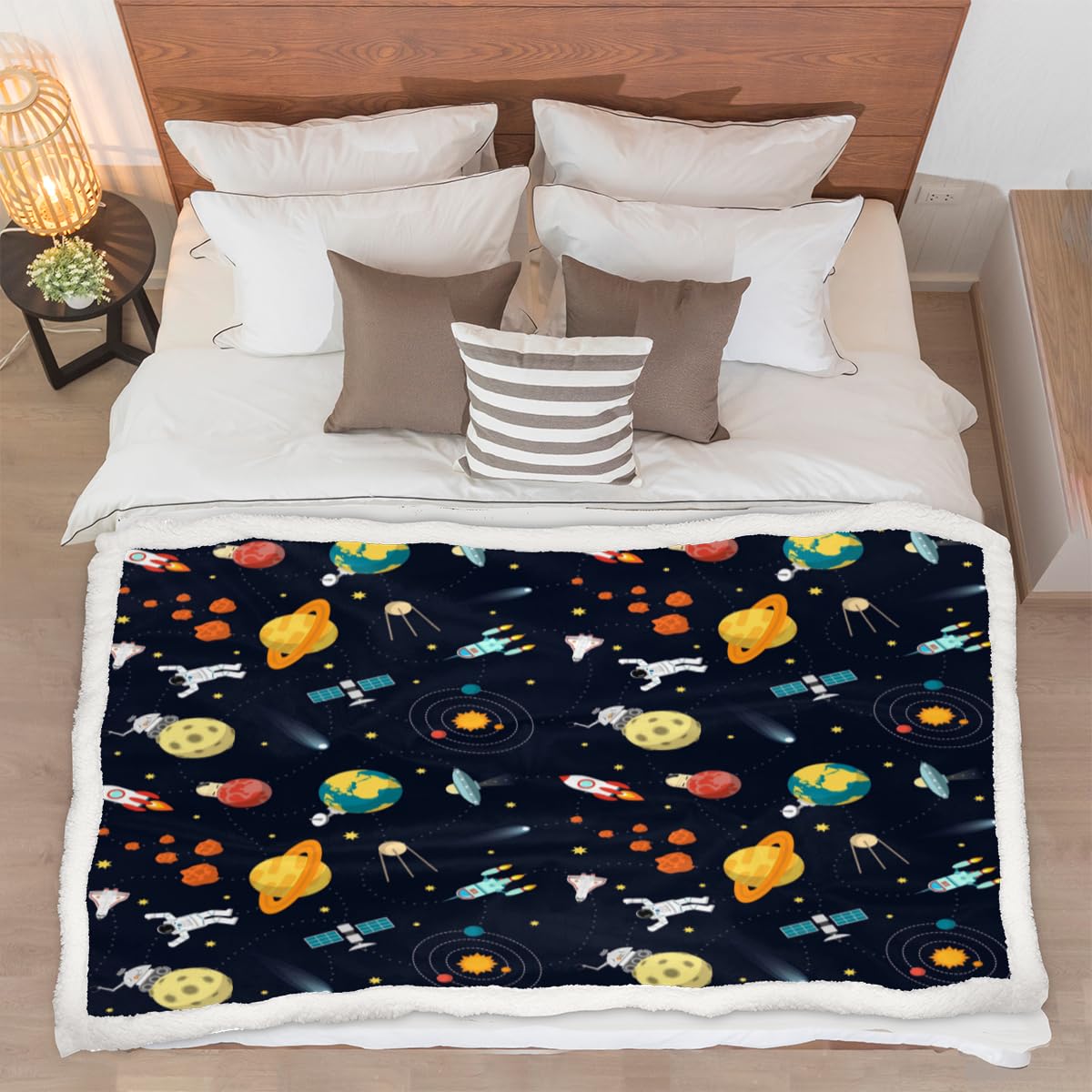 Loussiesd Cartoon astronaut pluche deken universum planeten gele plaid buitenruimte avontuur sherpa deken voor bed bank kinderen ruimte raket warme donzige deken baby 76 x 105 cm