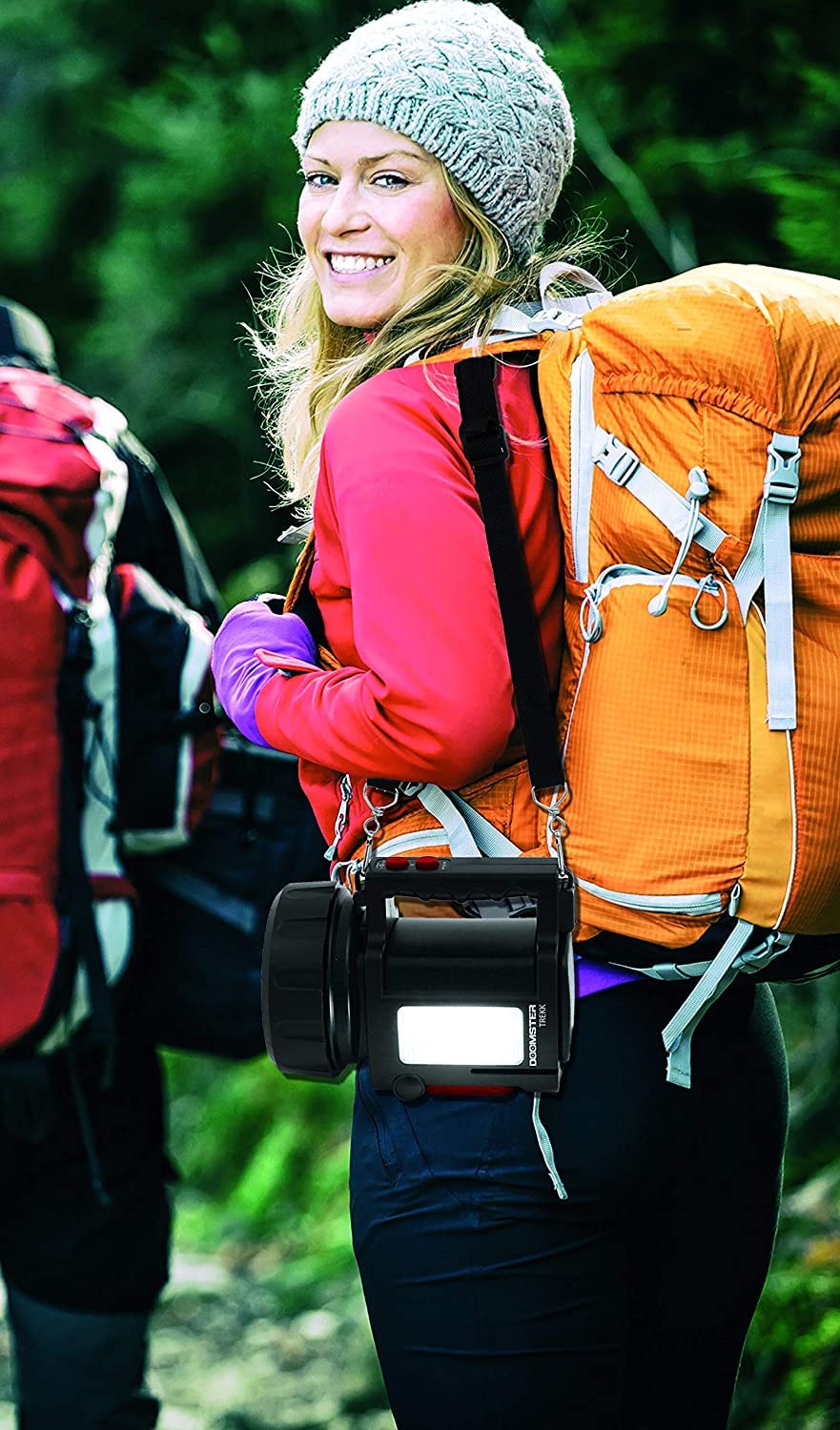 Velamp DOOMSTER TREKK Potente Torcia LED 10W – Super resistente - Ricaricabile - Funzione power bank - Anti black out – Impermeabile IP44 - Include carica batteria ed accessori