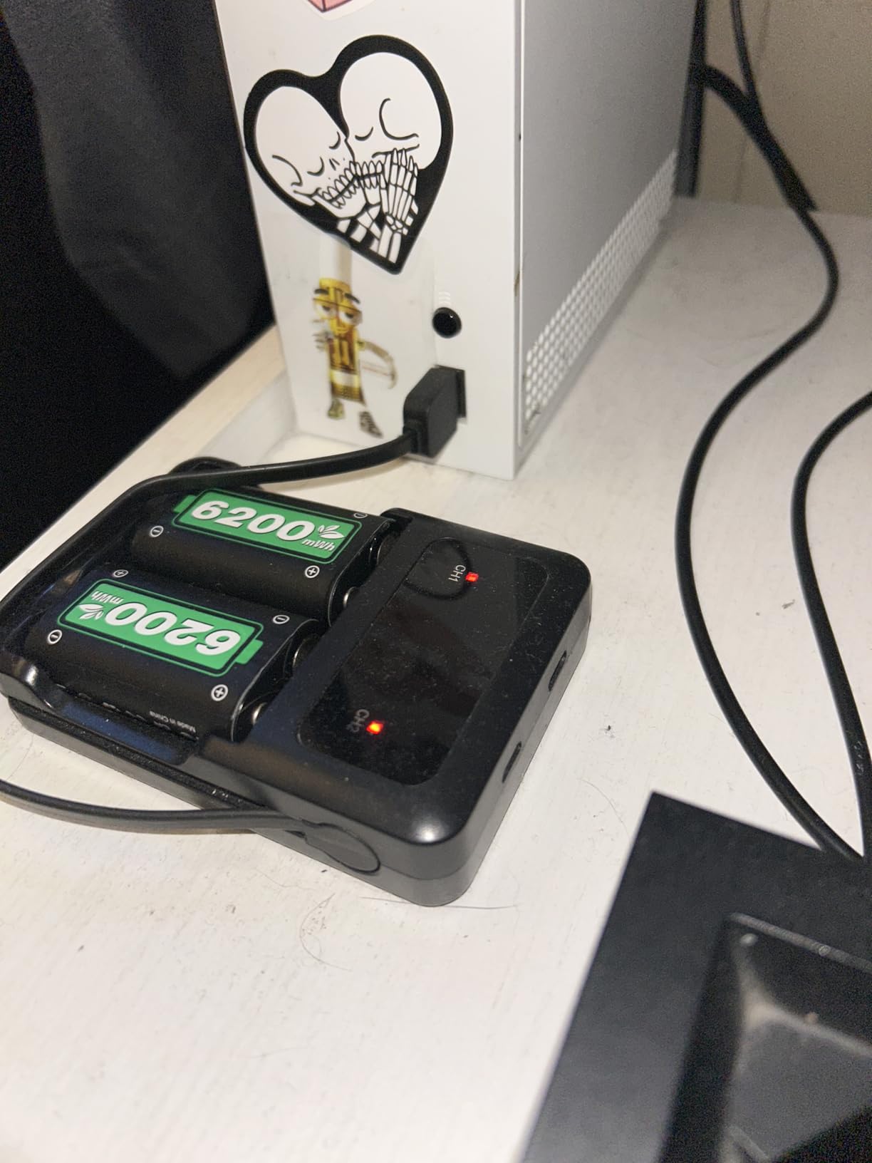 Ukor battery pack charging indicator