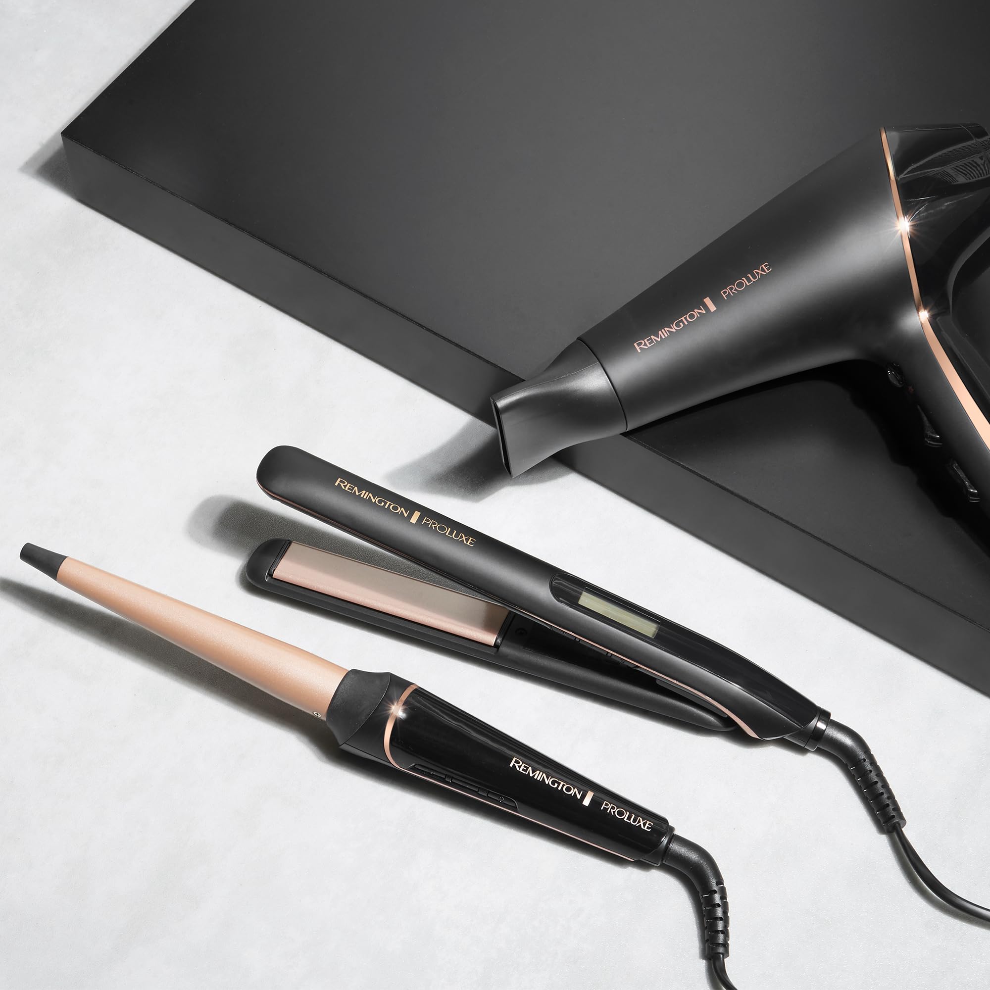 Remington Secador de Pelo Profesional PROluxe Midnight Edition - 2400 W, Iónico, Tecnología OPTIHeat, Sin Encrespamiento, Motor AC, Difusor y Concentrador, 3 Temperaturas, 2 Velocidades - AC9140B