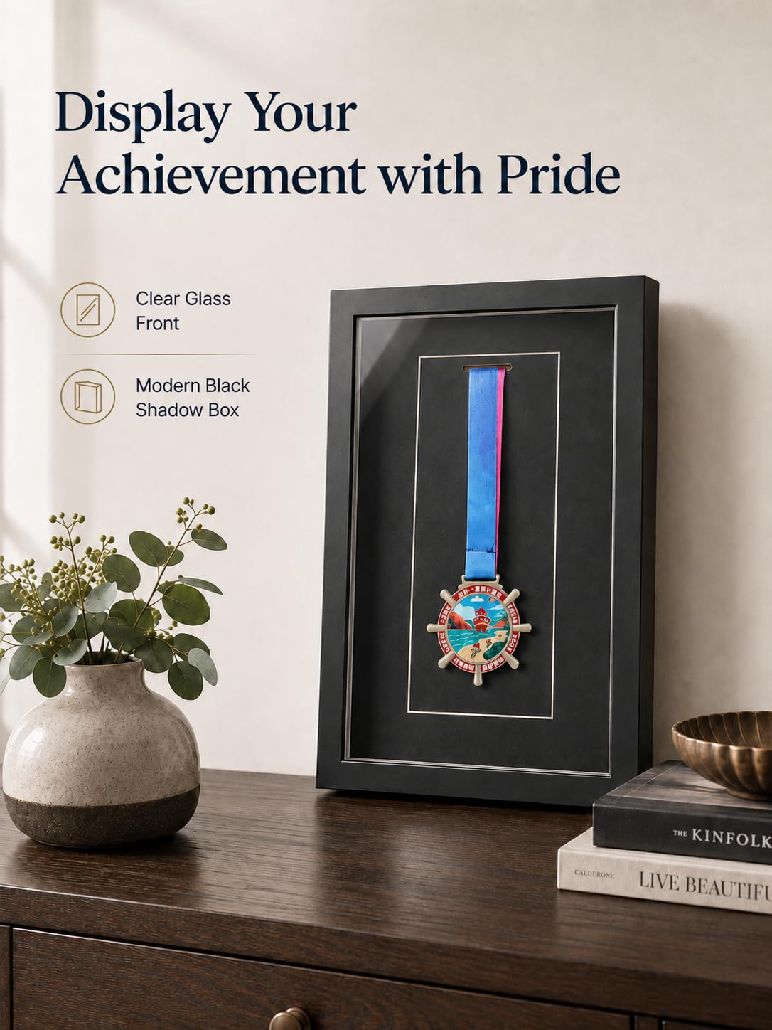 Cadre pour médaille 9x13 inch, Noir, façade en Verre | Présente une médaille dans un cadre sobre avec façade en verre, à poser ou à accrocher