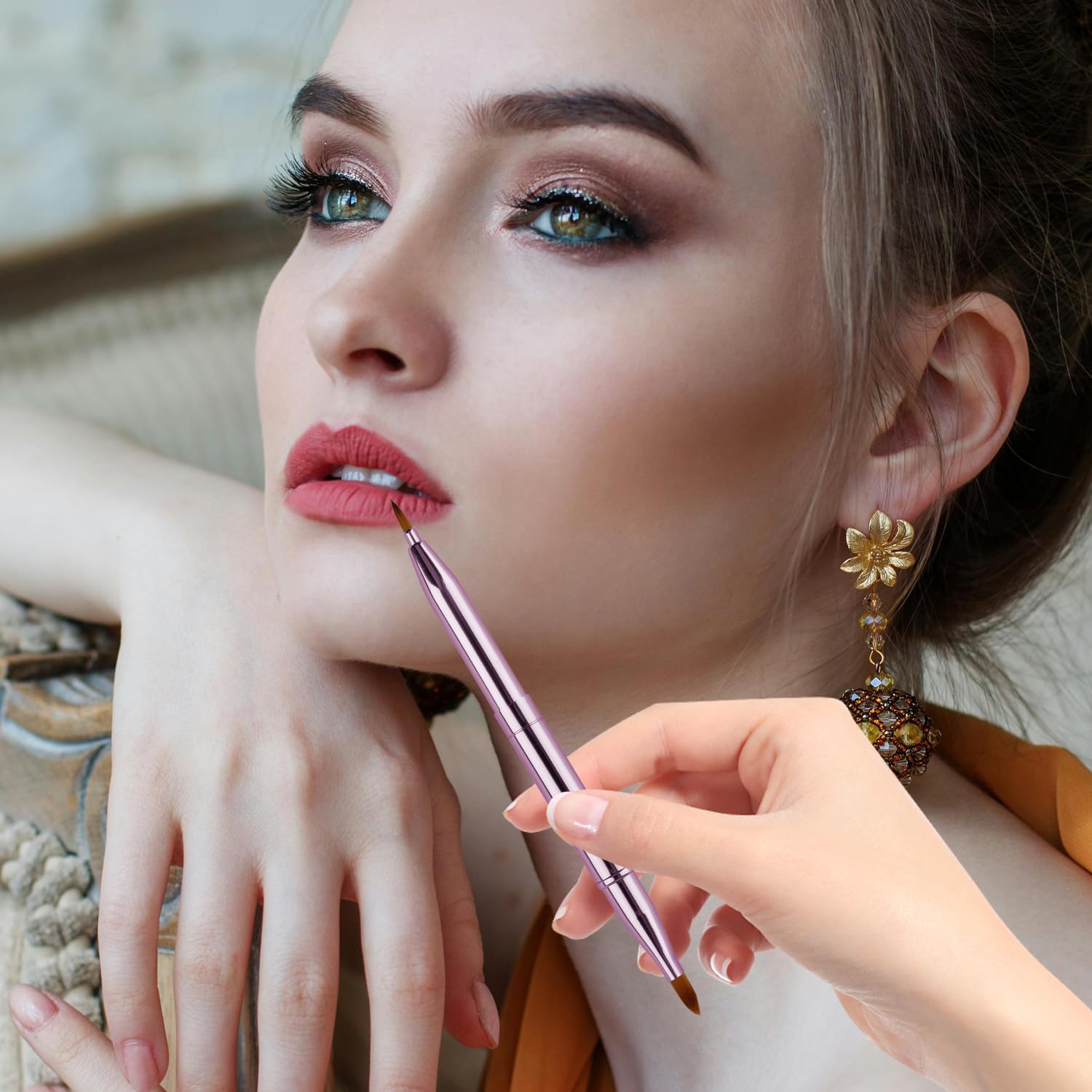Luckious Retractable Double-Ended Lip Brush, Versatile Concealer and Lipstick Applicator with Cap - Image 4