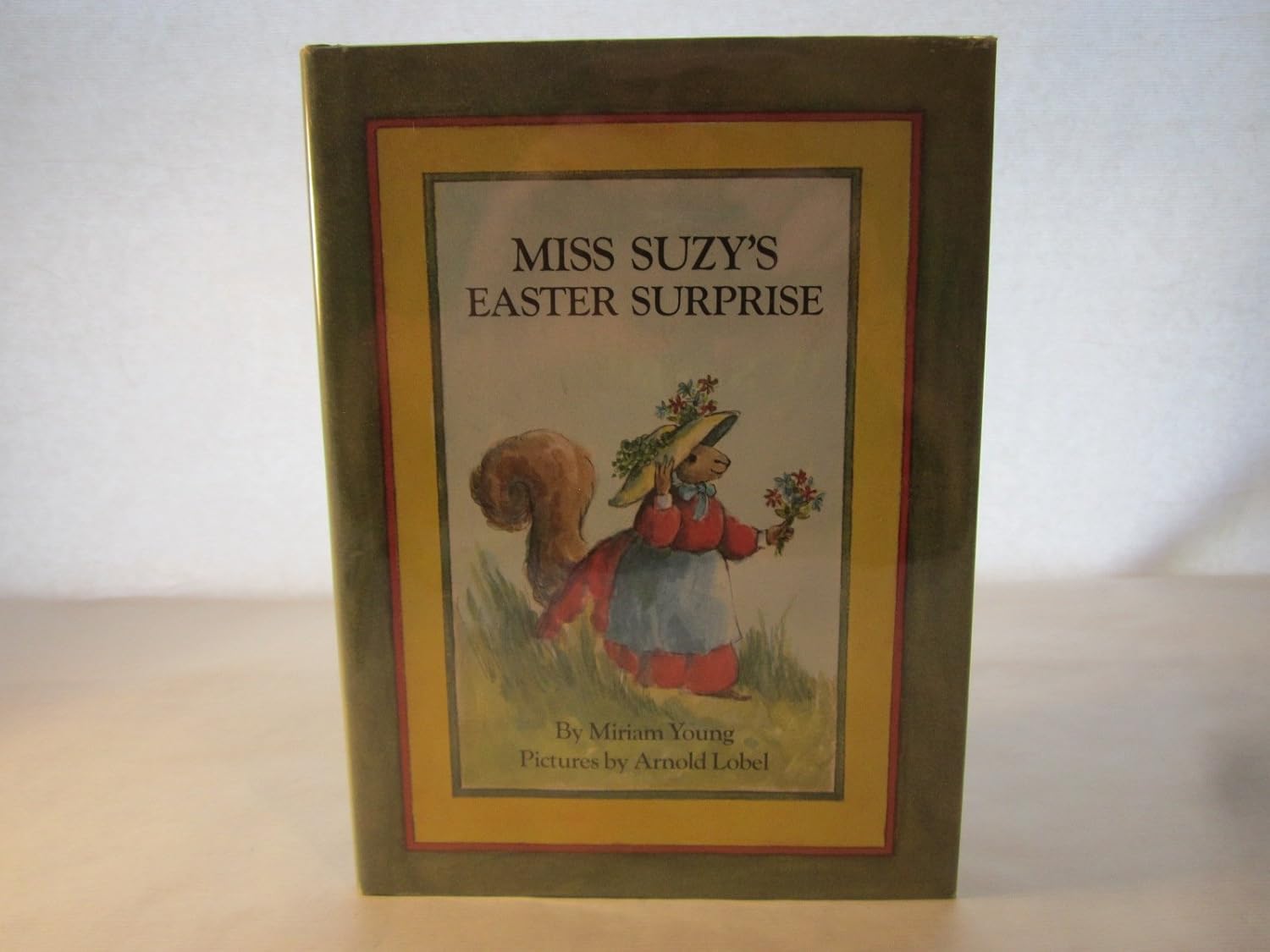 Miss Suzys Easter Surprise Young 9780027936803 Amazon Books
