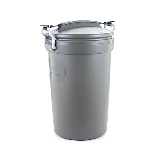 Rubbermaid RM5F8201 Animal Stopper Trash Can, 32 Gallon, Olive Amazon