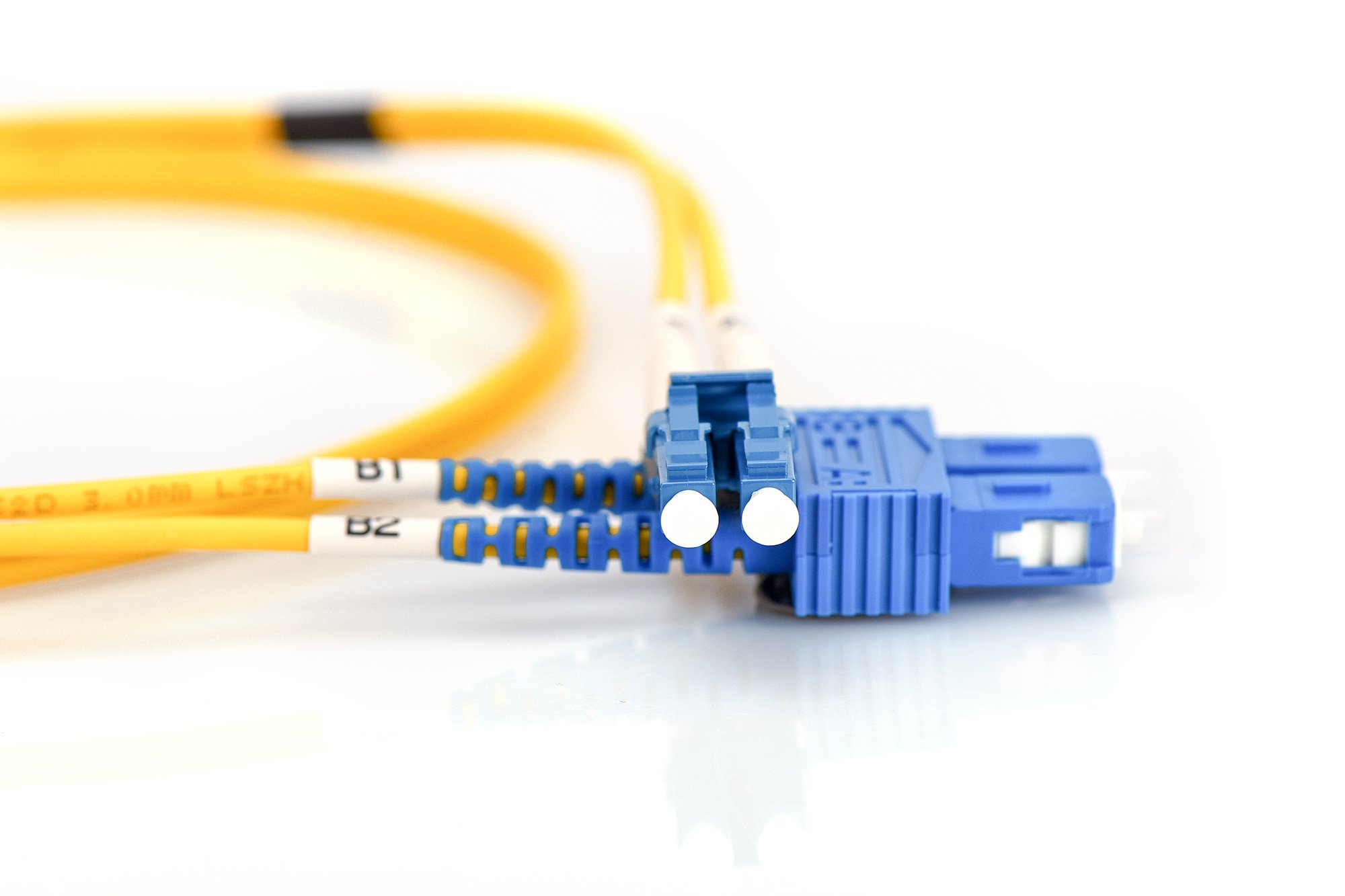 DIGITUS DK-2932-01 – Cavo In Fibra Ottica OS2 – 1 m – da LC a SC – Duplex – 1/10 Gbit/s – Cavo LAN In Fibra Ottica Monomodale SM – Tipo Di Fibra: 9/125 µ – Giallo (Yellow)