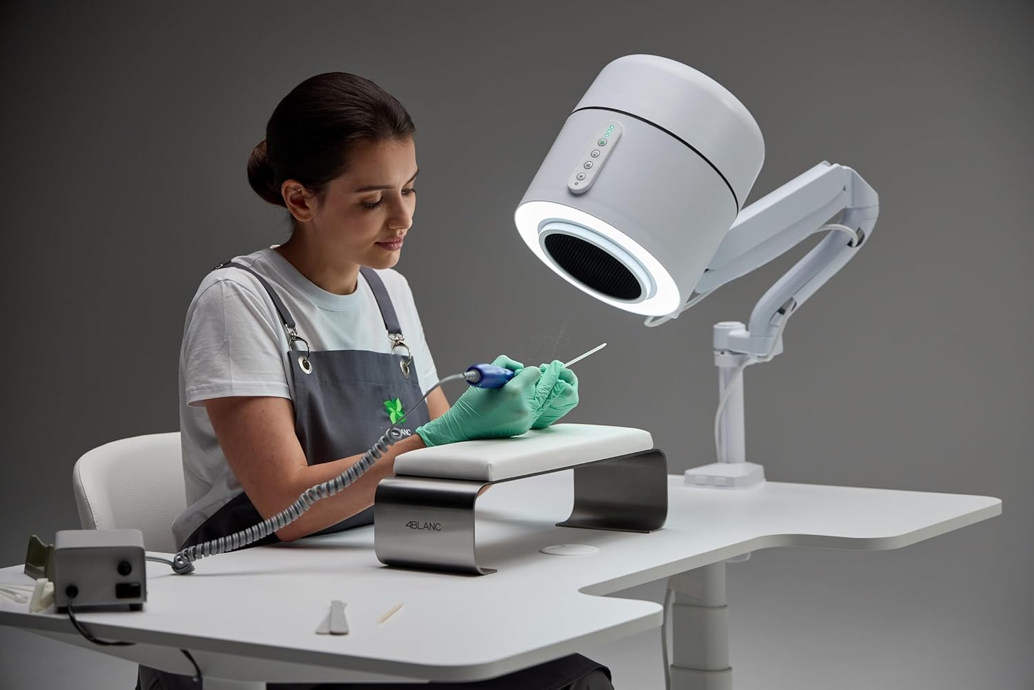 せんよう こんにちは、日立建機日本です。 こちらは、ZX225USRLCKマルチ