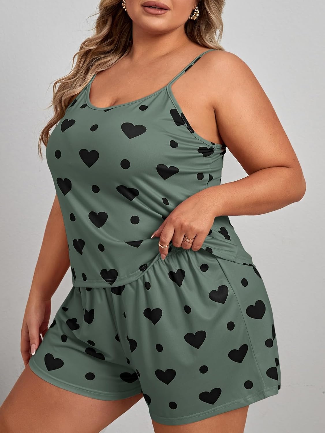 SOLY HUX Women's Plus Size Pajama Set 2 Piece Cute Heart Print Lounge Cami Top and Elastic Waist Shorts Pjs Sleepwear - Image 4