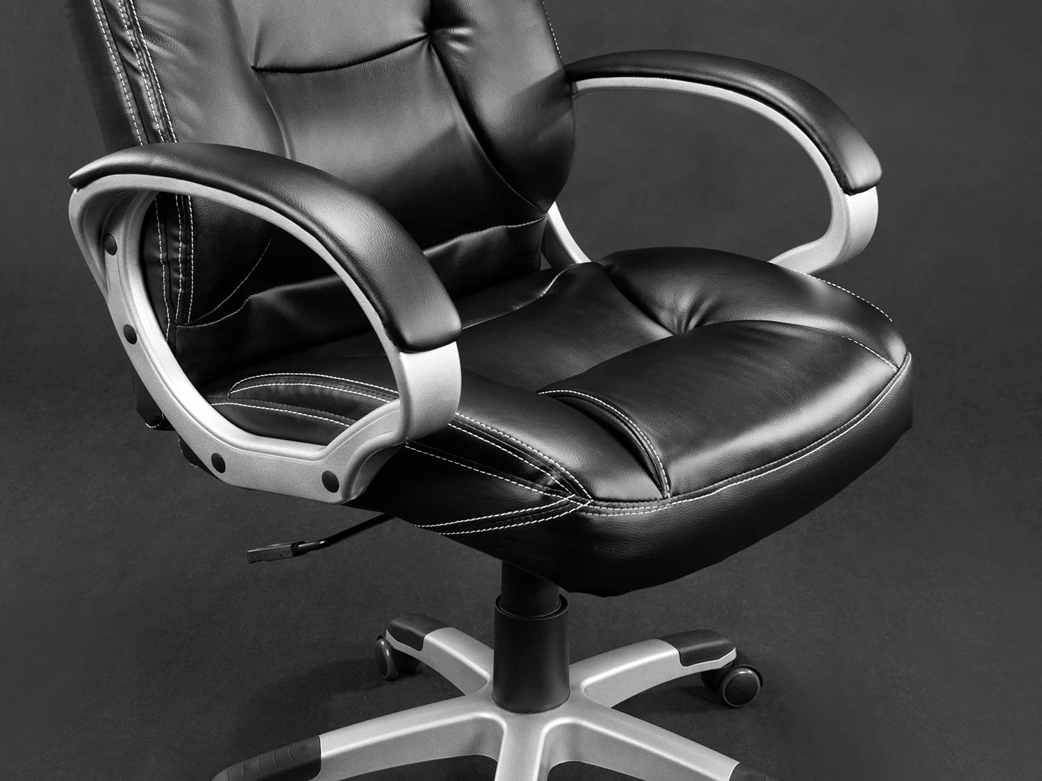krzesło biurowe krzesło obrotowe regulowana wysokość mechanizm TILT podłokietniki zagłówek krzesło gabinetowe podwójne gumowane kółka imitacja skóry EG 223 czarny