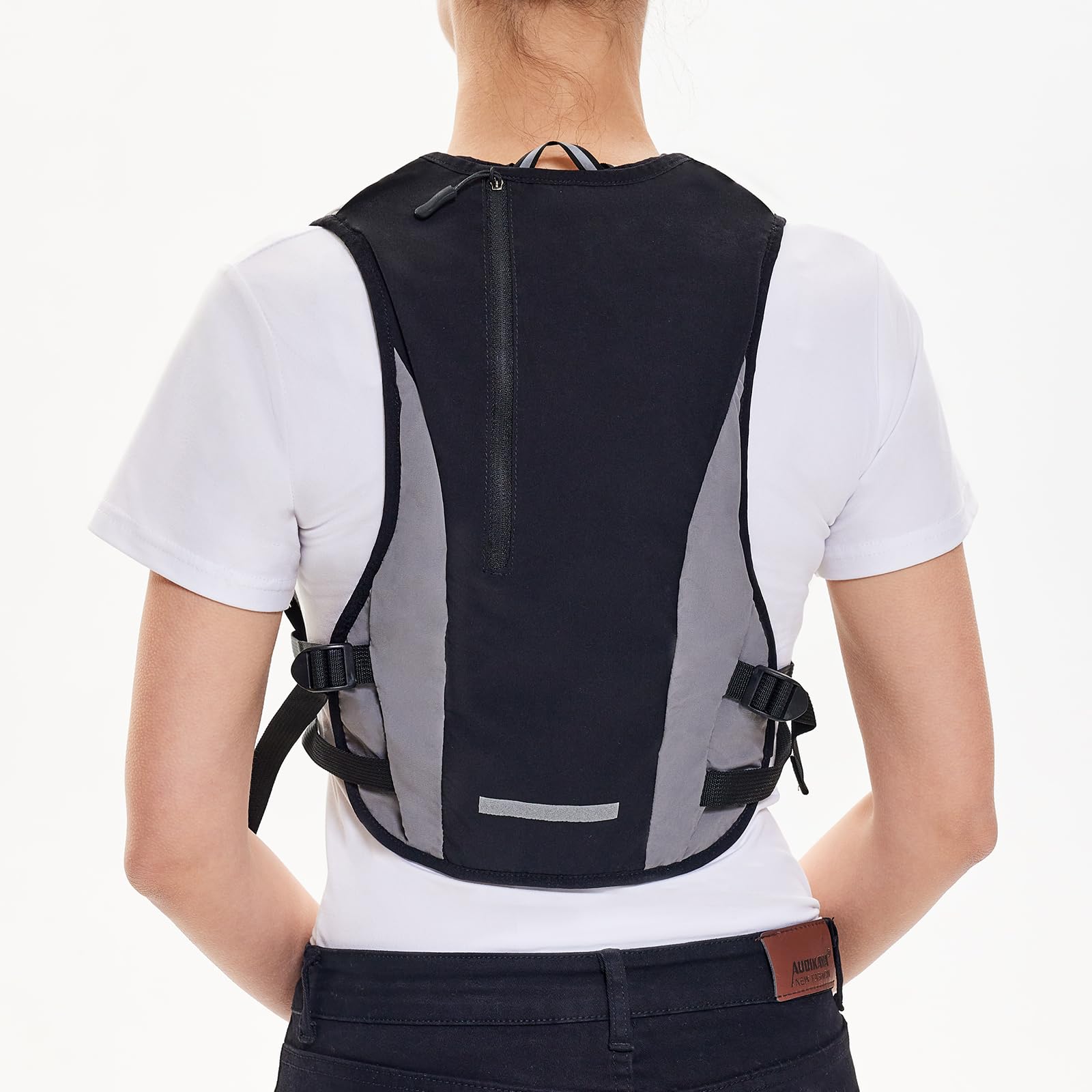 LED Reflective Running Vest With Hydration Pack – Breathable, Waterproof Phone Pocket, Adjustable For Hiking & Marathon