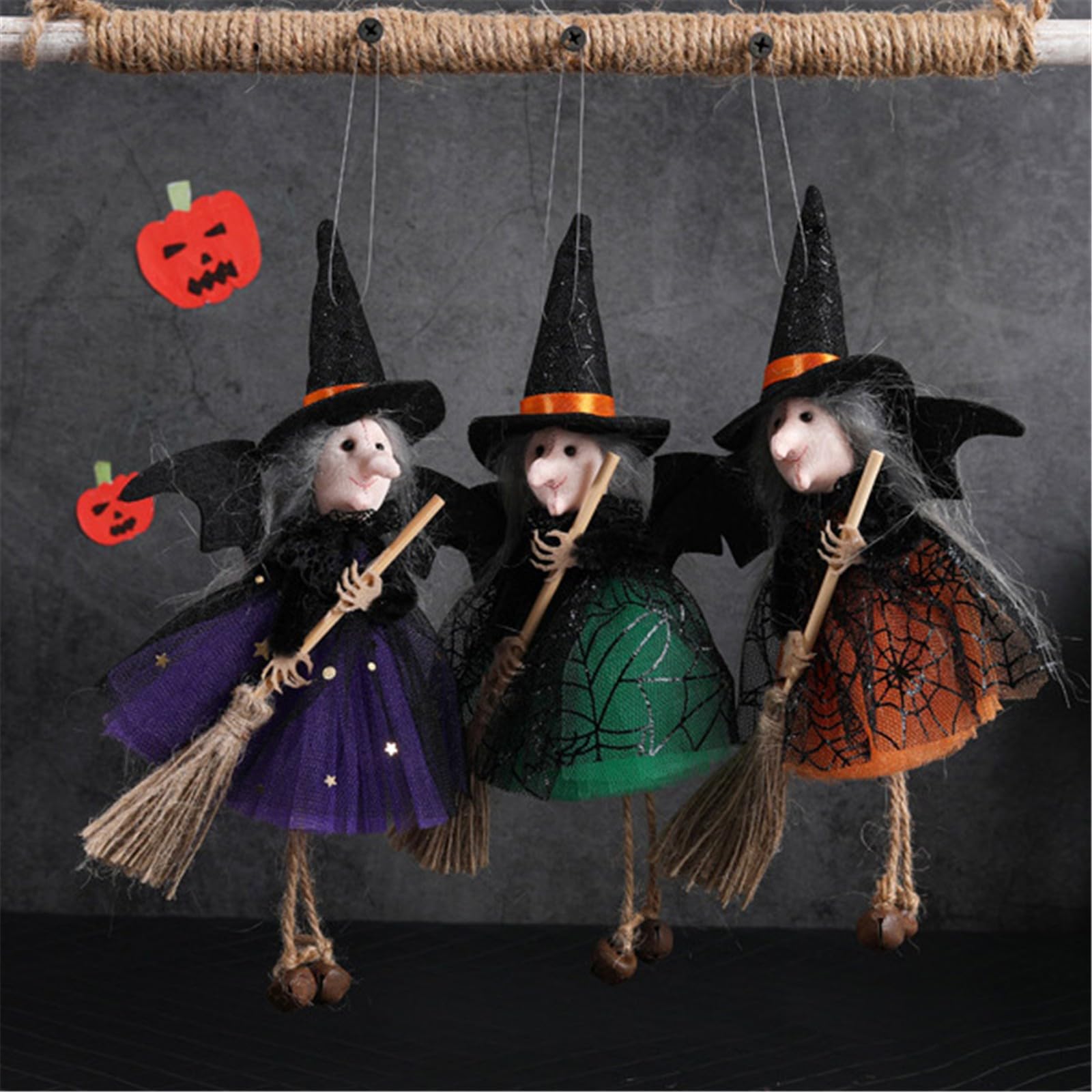 Llavero Artesanal De Madera Con Bruja Y Escoba - Colgante De Halloween Y Cuento De Hadas - Regalo Mágico