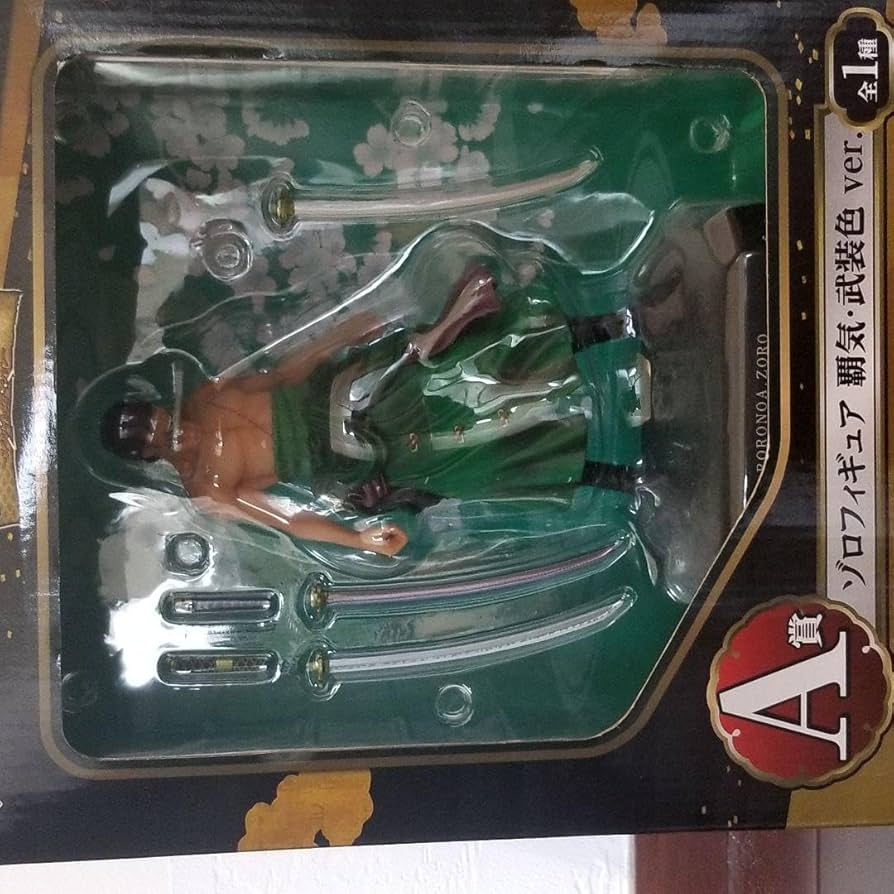 一番くじ　A賞ゾロフィギュア　覇気・武装色ver. Amazon.co.jp: ゾロフィギュアA賞 覇気・武装色ver +ジオラマ