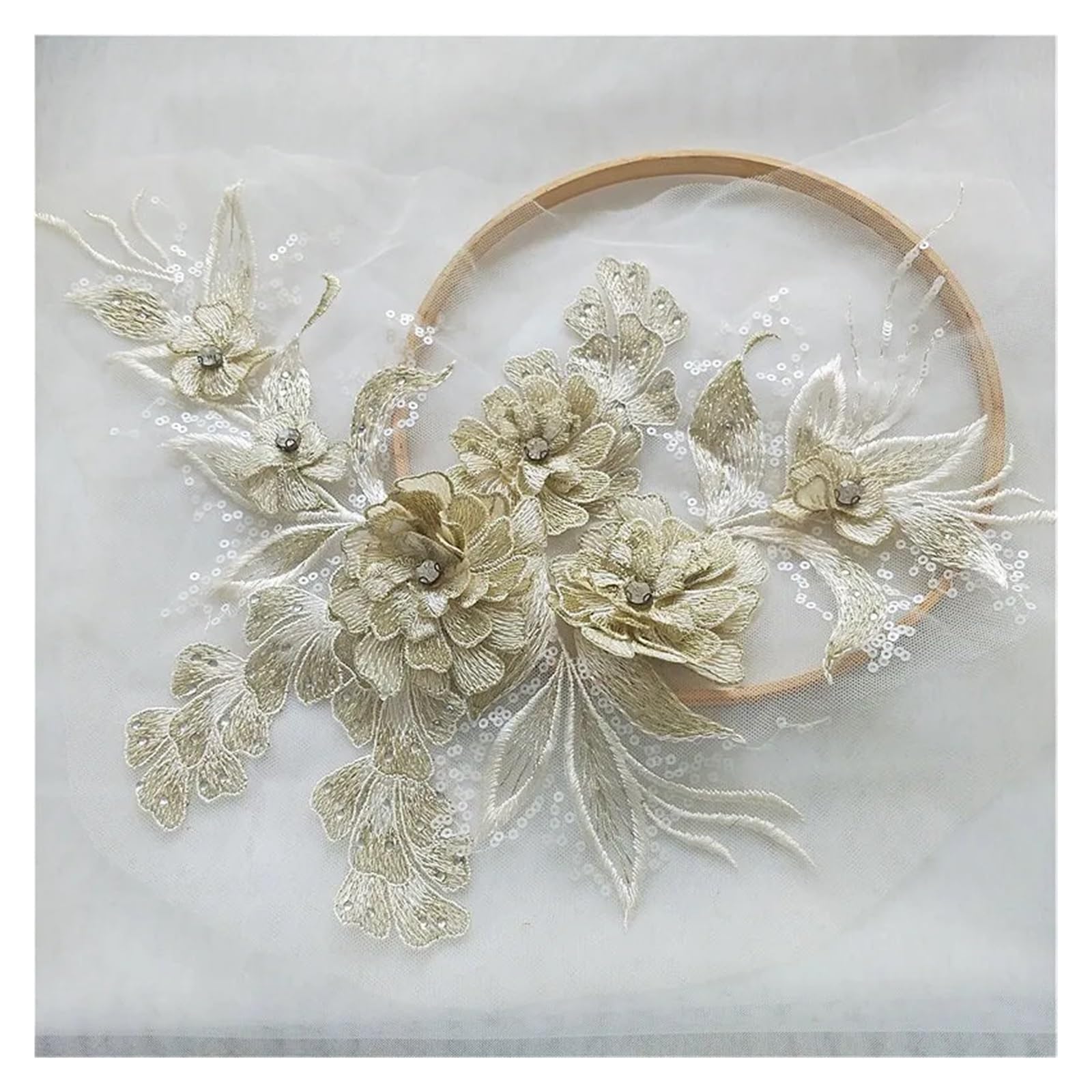 Patch brodé dentelle 3D champagne pour réparer ou personnaliser une robe de mariée 38x24