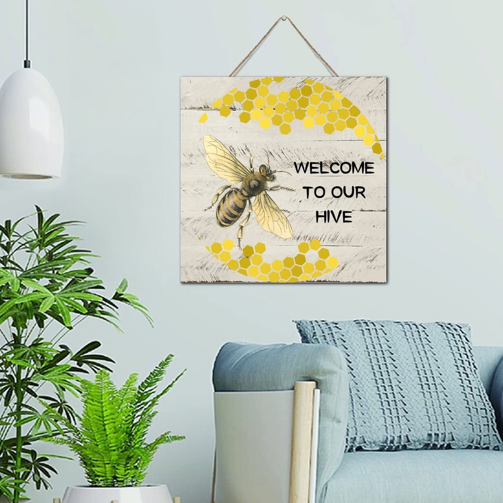 Panneau en bois Welcome to Our Hive pour habiller un mur vide sans effort