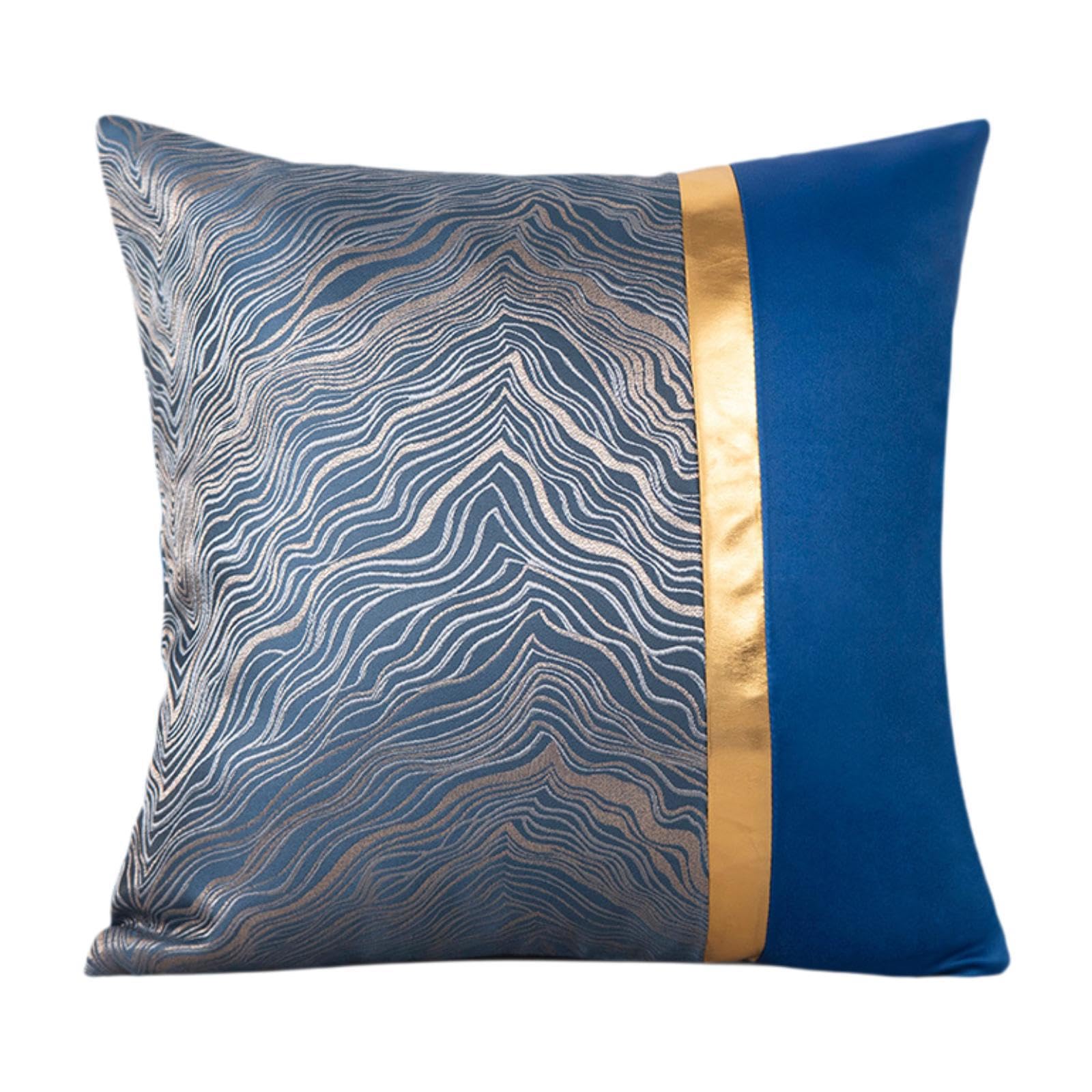 Housse de coussin carrée déco pour créer une ambiance cocooning dans la chambre