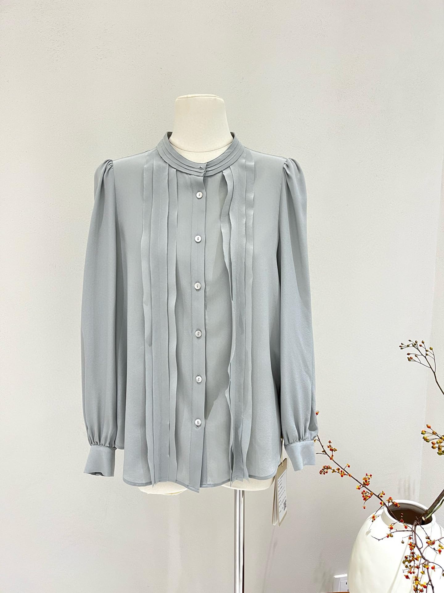 Donna Blusa da Ufficio in Seta a Maniche Lunghe con Collo Alto