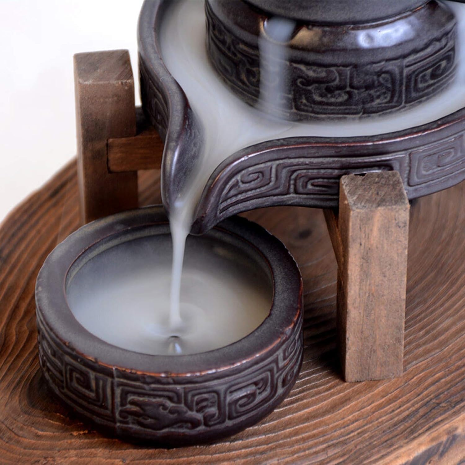 Incense Burner Backflow Incense Holder Handmade Ceramic Incense Cones Censer Backflow Burner Porcelain Incense Holder Home Office Teahouse Decor Incense Holder