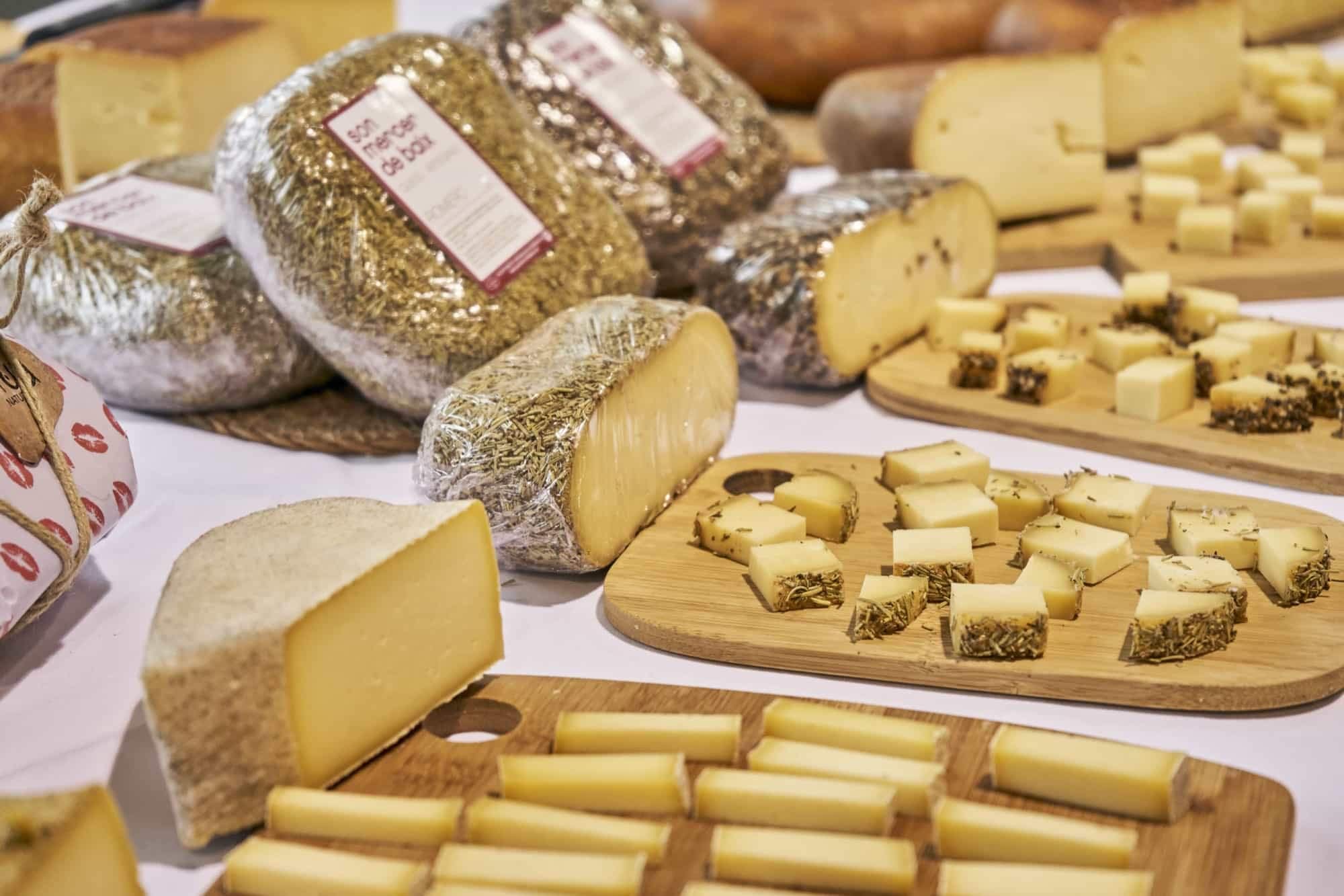 QUESO PARMESANO REGGIANO 24 meses 1,2 KG. (EN CUÑAS)