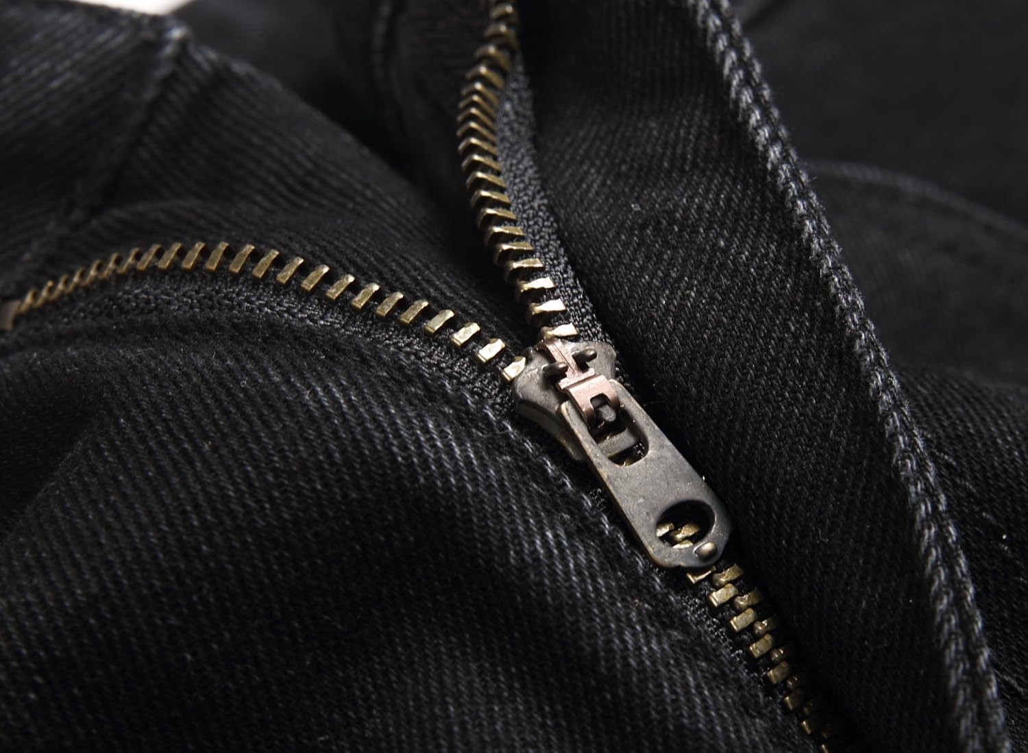 Men's Ripped Regular Straight Leg Fit Jean - Image 8