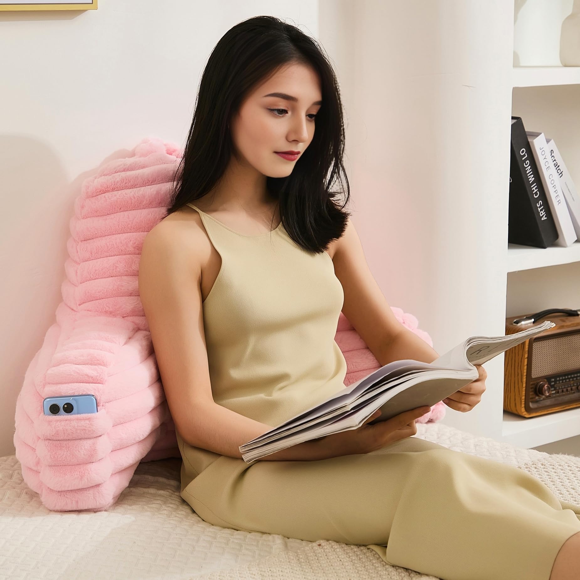 Flauschiges rosa Lesekissen aus Kunstfell mit Taschen, luxuriöses gestreiftes Plüsch, dekorativ, Armlehnen und Rückenstütze für Bettruhe, Faulenzen auf dem Sofa, extra große Größe für