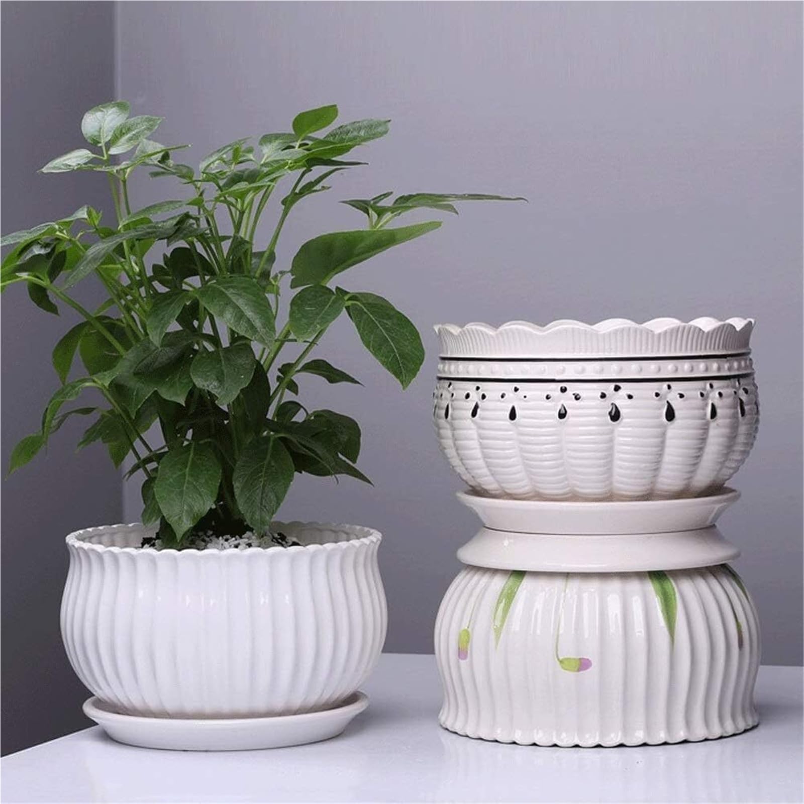 Doniczka w stylu vintage, wykwintna biała ceramiczna doniczka na kwiaty do użytku na zewnątrz, dekoracyjny pojemnik na rośliny, dekoracja ogrodowa (23,5 cm x 14,5 cm)