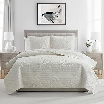 VCNY Home Full/Queen Size Pinsonic Damask Bedding Set - 3 Piece | Quilt & 2 Pillow Shams | Elegant Home Decor | Soft, Durable & Breathable | Wrinkle Resistant | Solomun Ivory