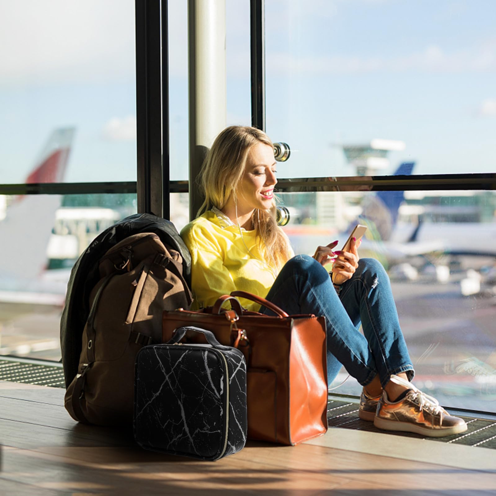 Valigetta Cosmetici da Viaggio Nera con Scomparti, Manico Portatile