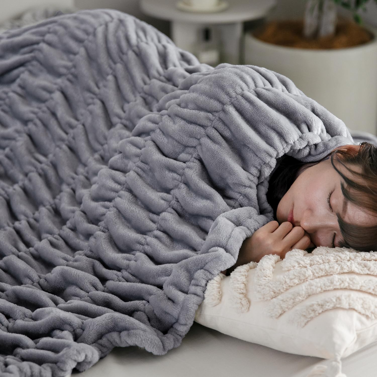 Amazon｜モダンデコ ブランケット 毛布 くしゅくしゅ フランネル