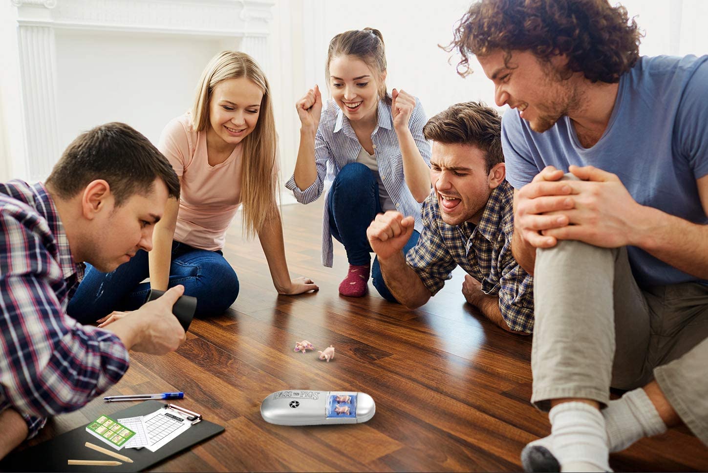 Winning Moves Gra Piggs gra w kości - dla wszystkich w wieku 6+, dla 2 i więcej graczy. Rzuć świnki i sprawdź, ile punktów zdobyłeś!