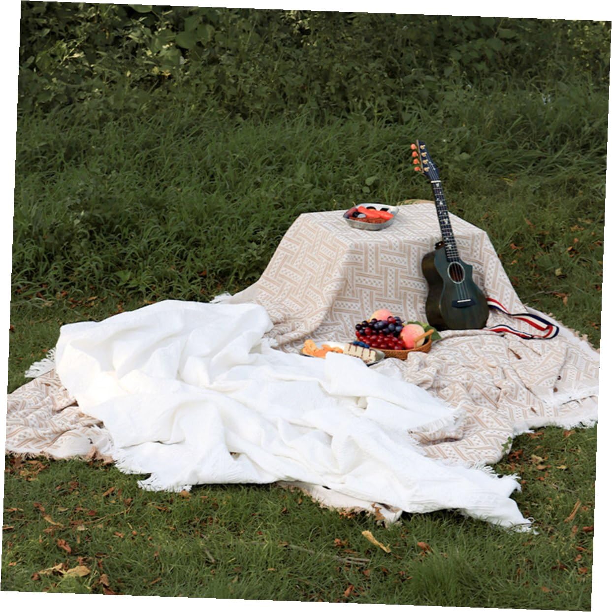 Tapis de Pique-niques Portable Blanc en Polyester Coton pour Plein Air | Pliable et Léger, Usage Confort Assis, Protection Solaire, Adapté aux Pique-niques
