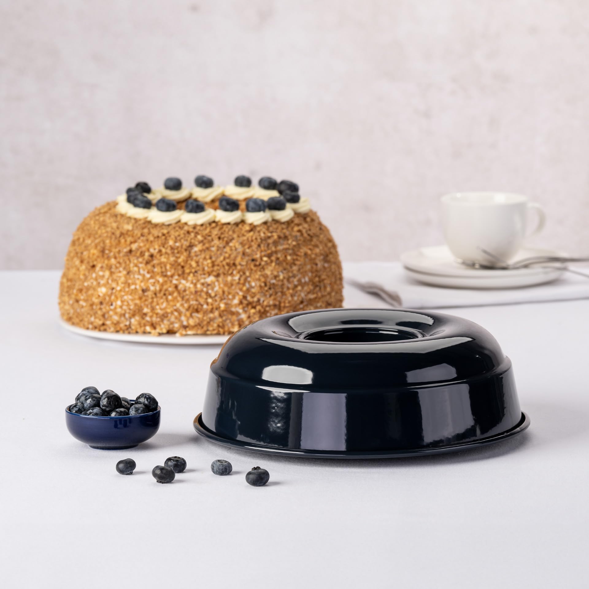 Dr. Oetker Frankfurter Kranz Kuchenform 26 cm Back-Liebe Emaille – Schnitt- & kratzfeste Backform mit Emaille & Antihaft-Beschichtung – 26er Kranzform in Dunkelblau