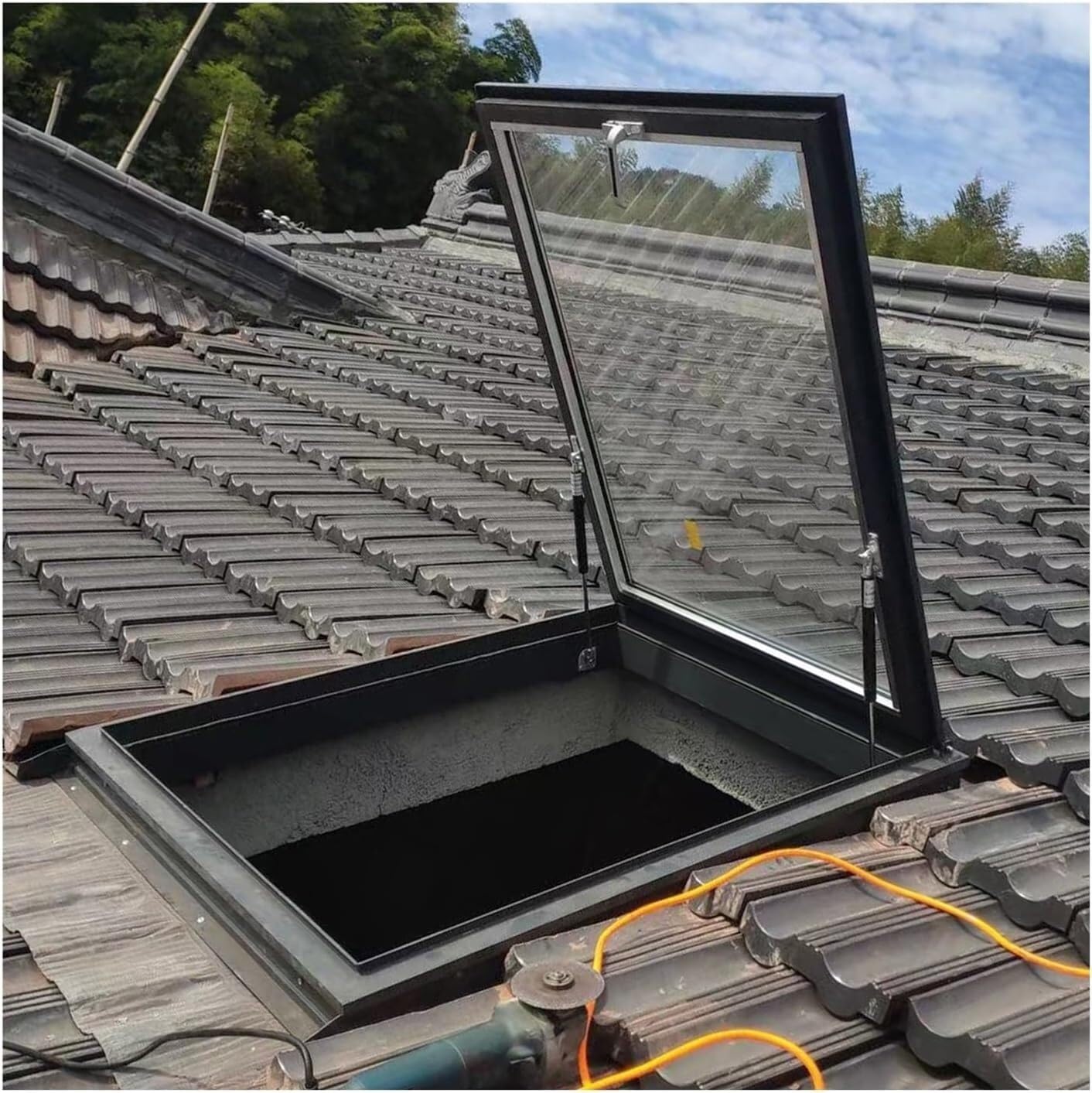VUIKLCty Roof Maintenance Hatch, Tempered Glass Skylight, Sunroom Staircase Garage Attic Skylight Cover(70 * 80cm)