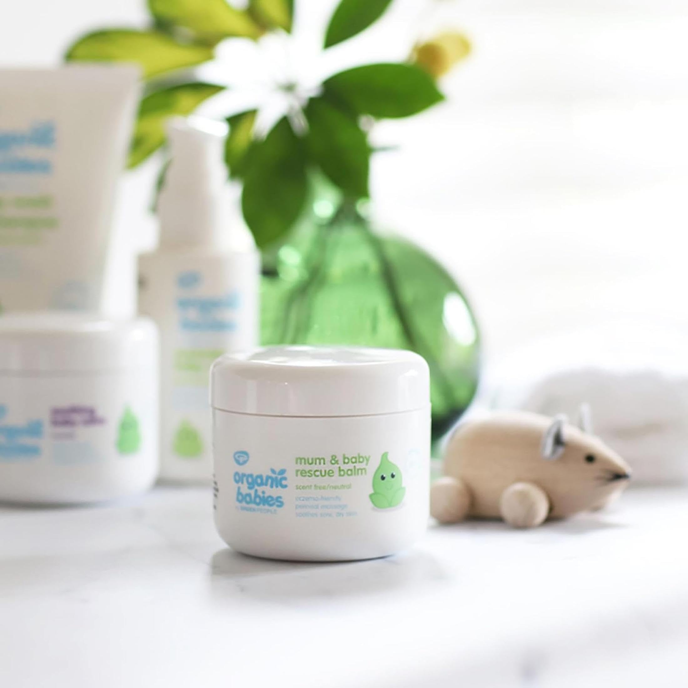 Green People Bio-Babys Mama & Baby Rescue Balsam, 100ml | Natürlich und Bio, Ekzemfreundlich, Duftfrei, Ringelblume, Hanf, Sheabutter und Bienenwachs, Empfindliche Haut und Ekzeme