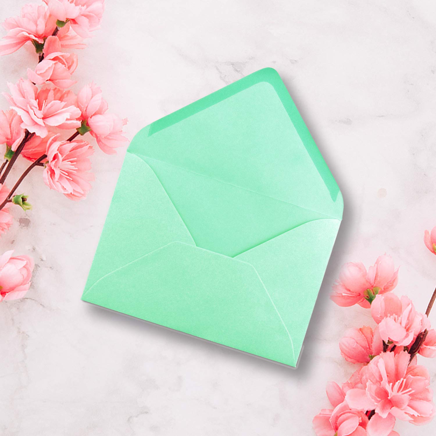 Sobres De Invitación (75 Unidades, Formato B6, 12 X 17,5 Cm, Adhesivo Húmedo Con Solapa Puntiaguda, 110 G/m²), Color Rojo Oscuro