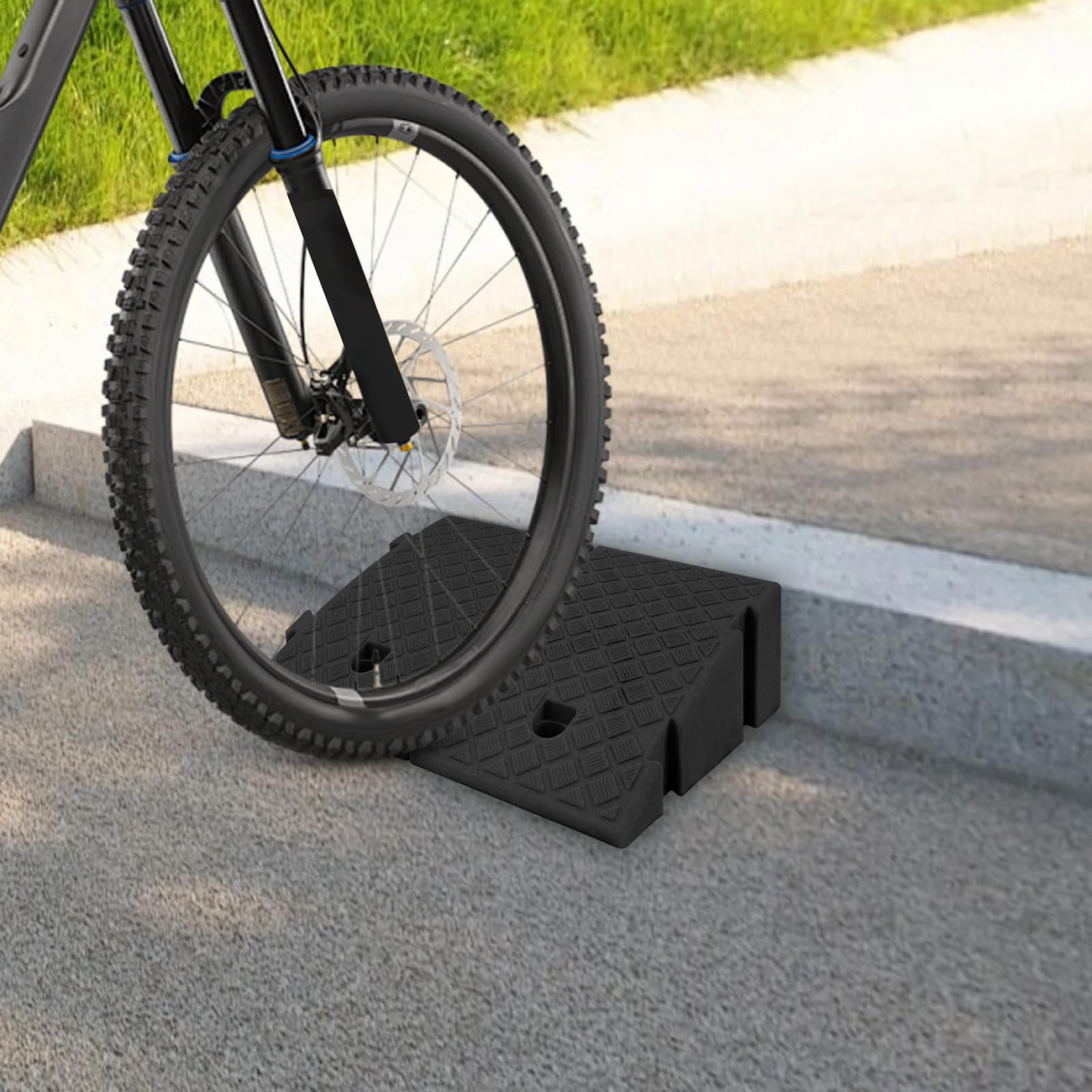 Rampa per marciapiede per gradini alti da 16 cm, 2 pezzi, portatile, antiscivolo, in plastica, per vialetto, stazione di ricarica per marciapiede auto (nero, 16 cm)