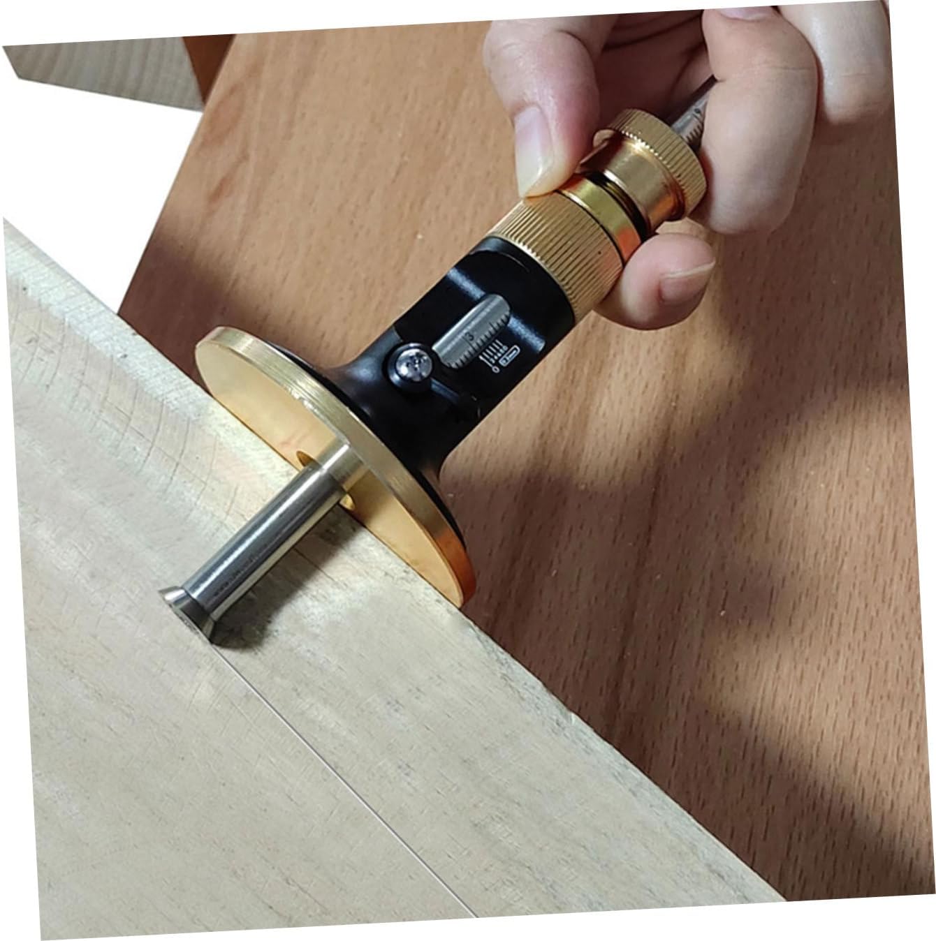 European-style Fine-tuning Scriber Tool with Carbide Blade, Woodworking Marking Gauge for Carpenters, Precision Mortise Gauge for Accurate Parallel Lines in Woodworking Tasks
