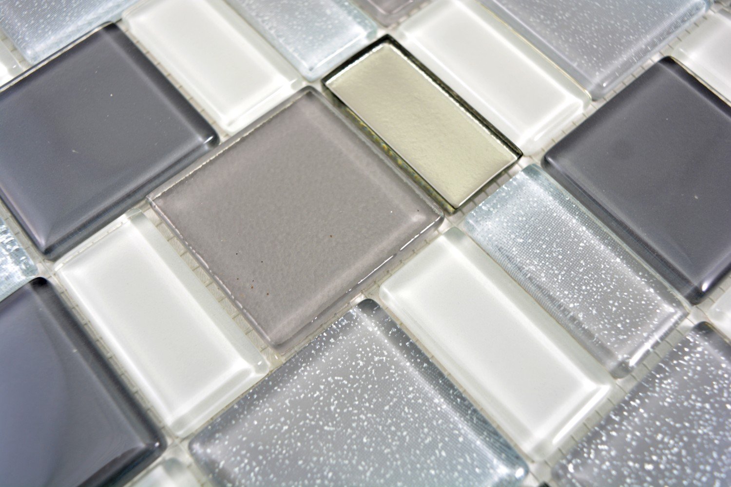 Carrelage mosaïque effet fumé
