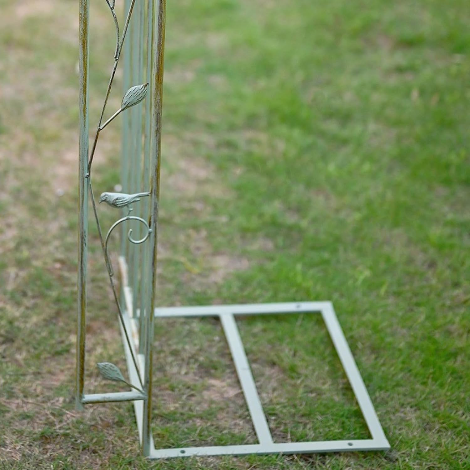 Practical Iron Rose Arch, Decorative Metal Garden Arch, Outdoor Elegant Wedding Garden Arch Trellis, Weatherproof Garden Decoration, for Pergola Lawn Climbing(Old White)