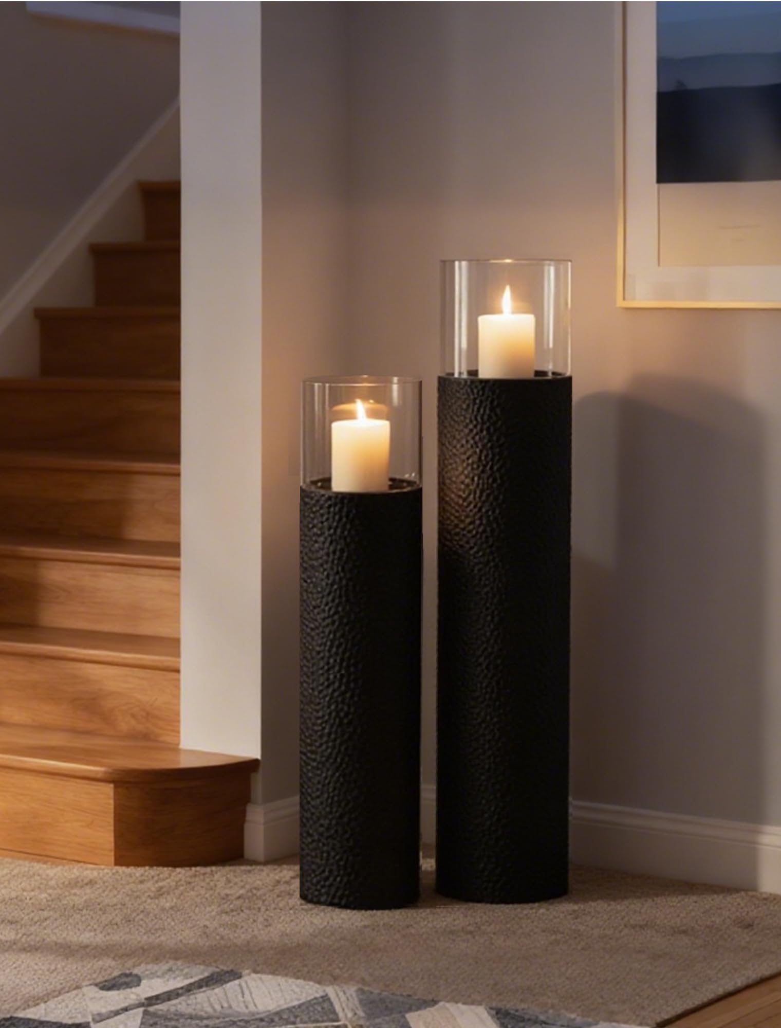 Sziqiqi Supports pour Bougies Hauts sur Pied: Lot de 2 Supports Hurricane pour Décoration - Structure Cylindrique Noire 85/70 cm en Ornement de Sol pour Salon et Cheminée