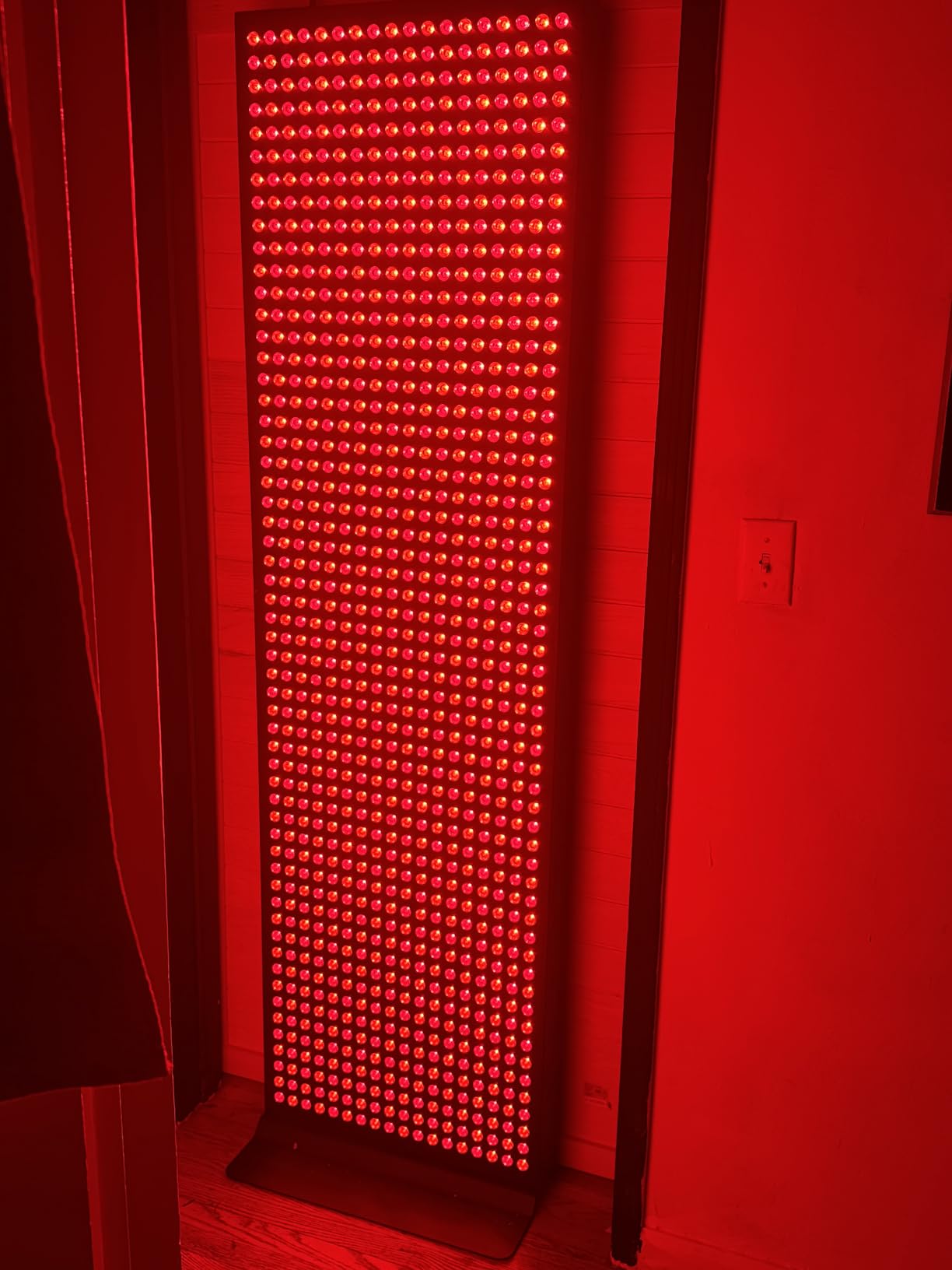 Full body red light therapy device by EXESAS with 1008 dual-chip LEDs
